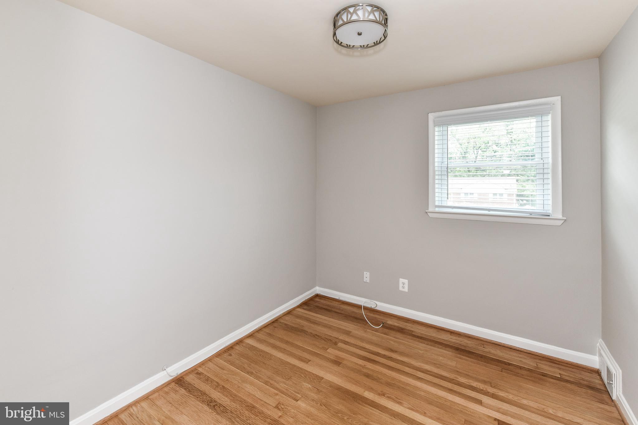 BROYHILL PARK - Residential Lease