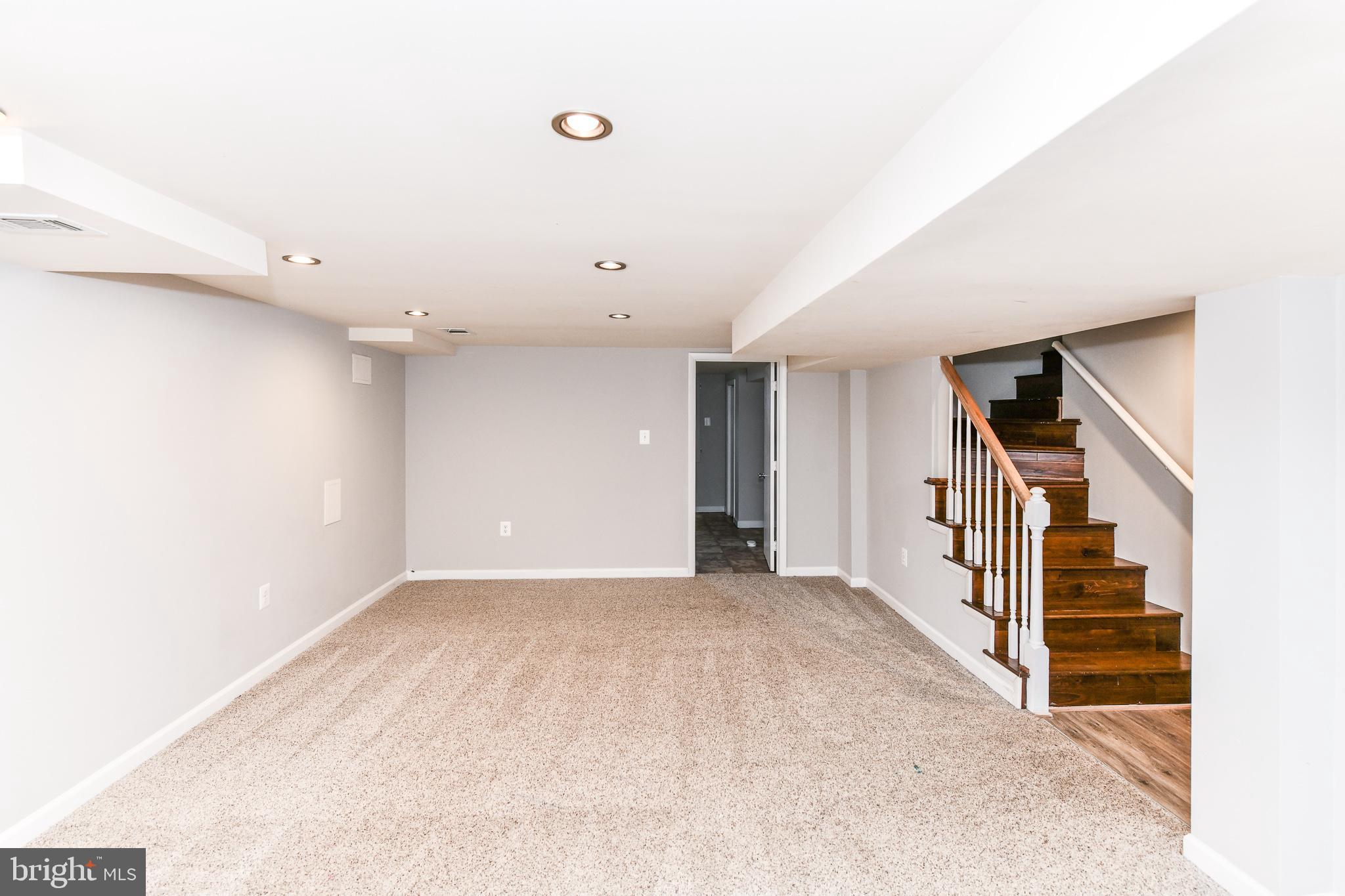 BROYHILL PARK - Residential Lease