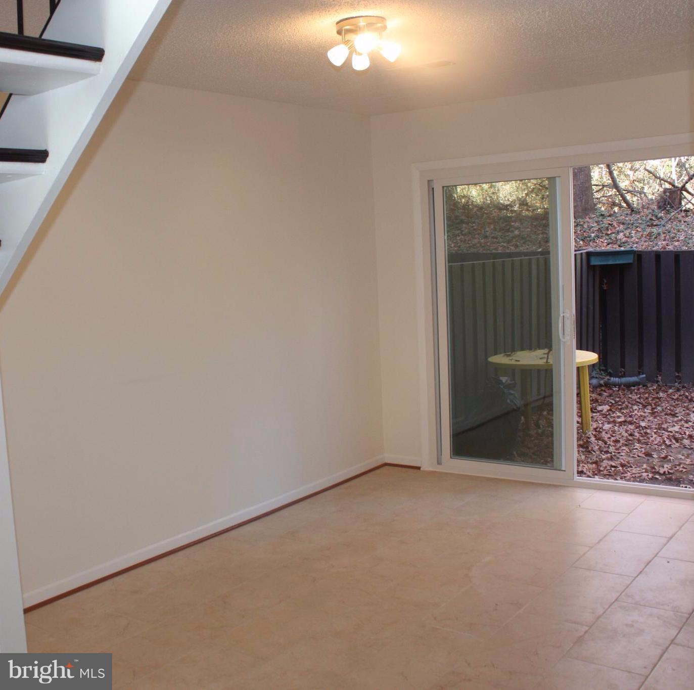 RESTON - Residential Lease