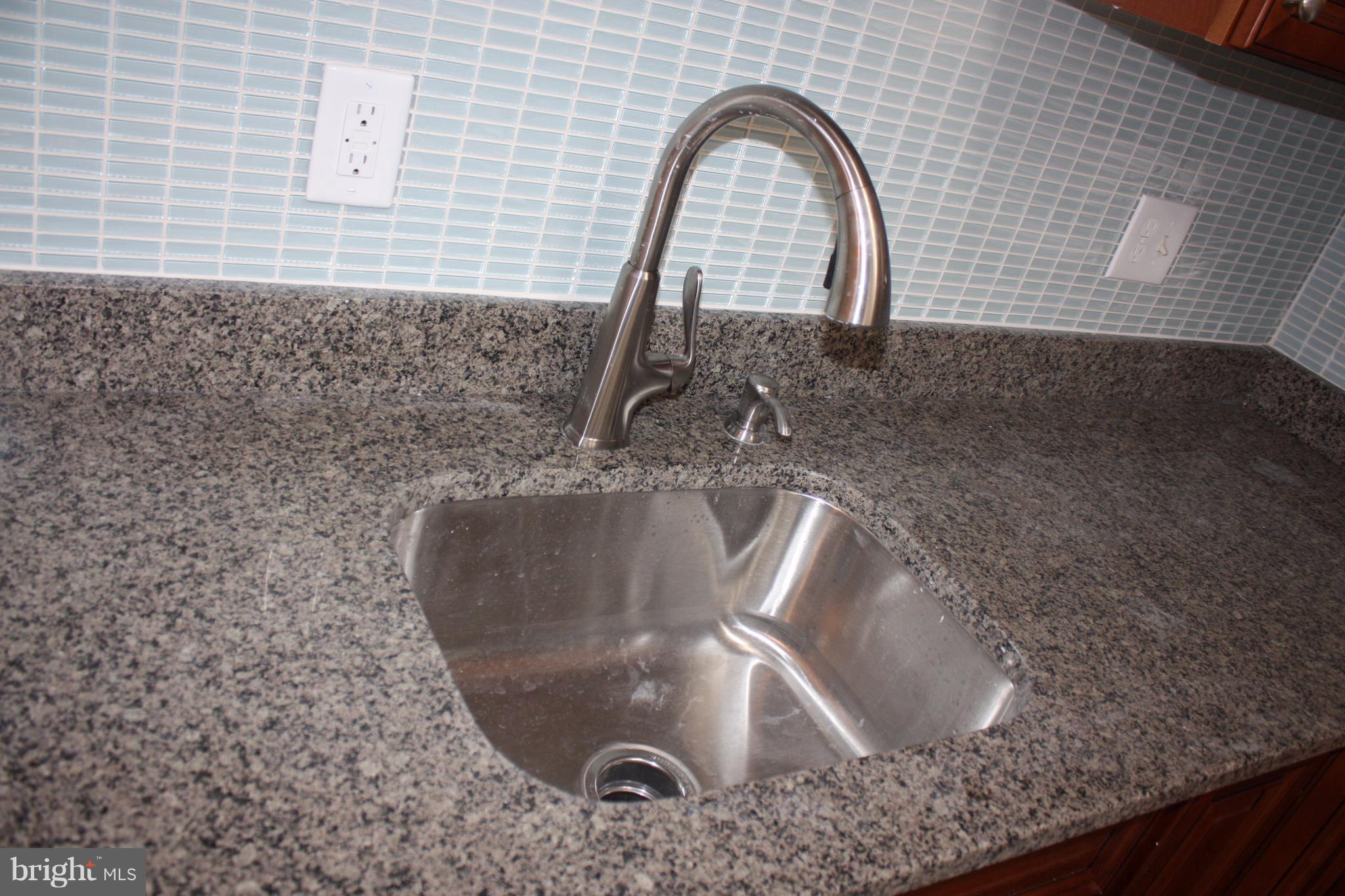 RESTON - Residential Lease