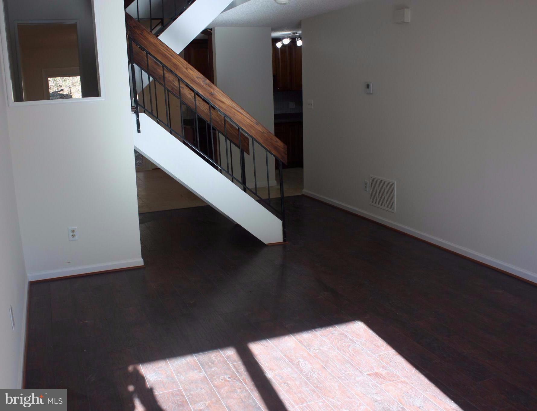 RESTON - Residential Lease