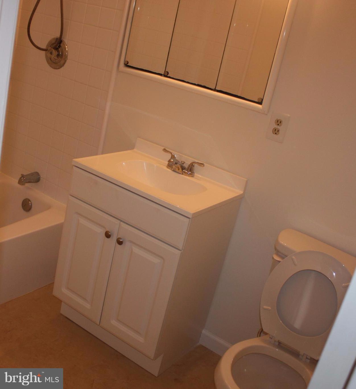 RESTON - Residential Lease