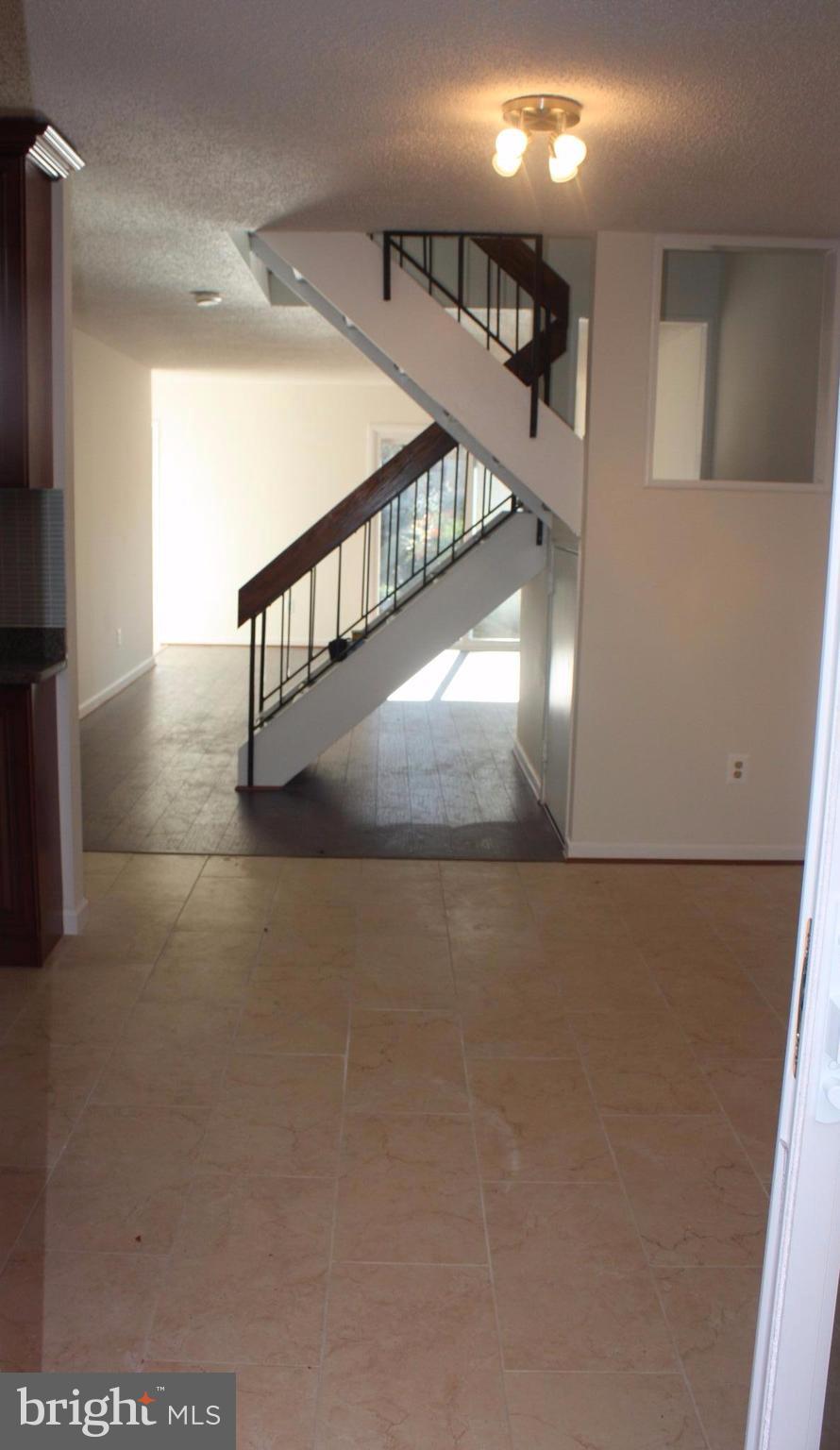 RESTON - Residential Lease