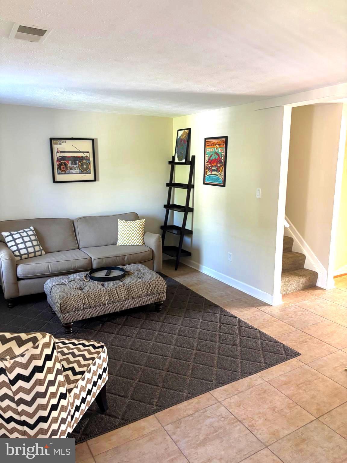 SMALL CROSSINGS - Residential