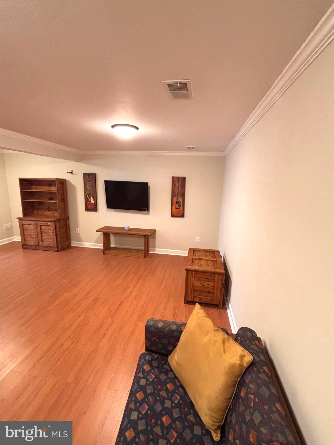 SMALL CROSSINGS - Residential