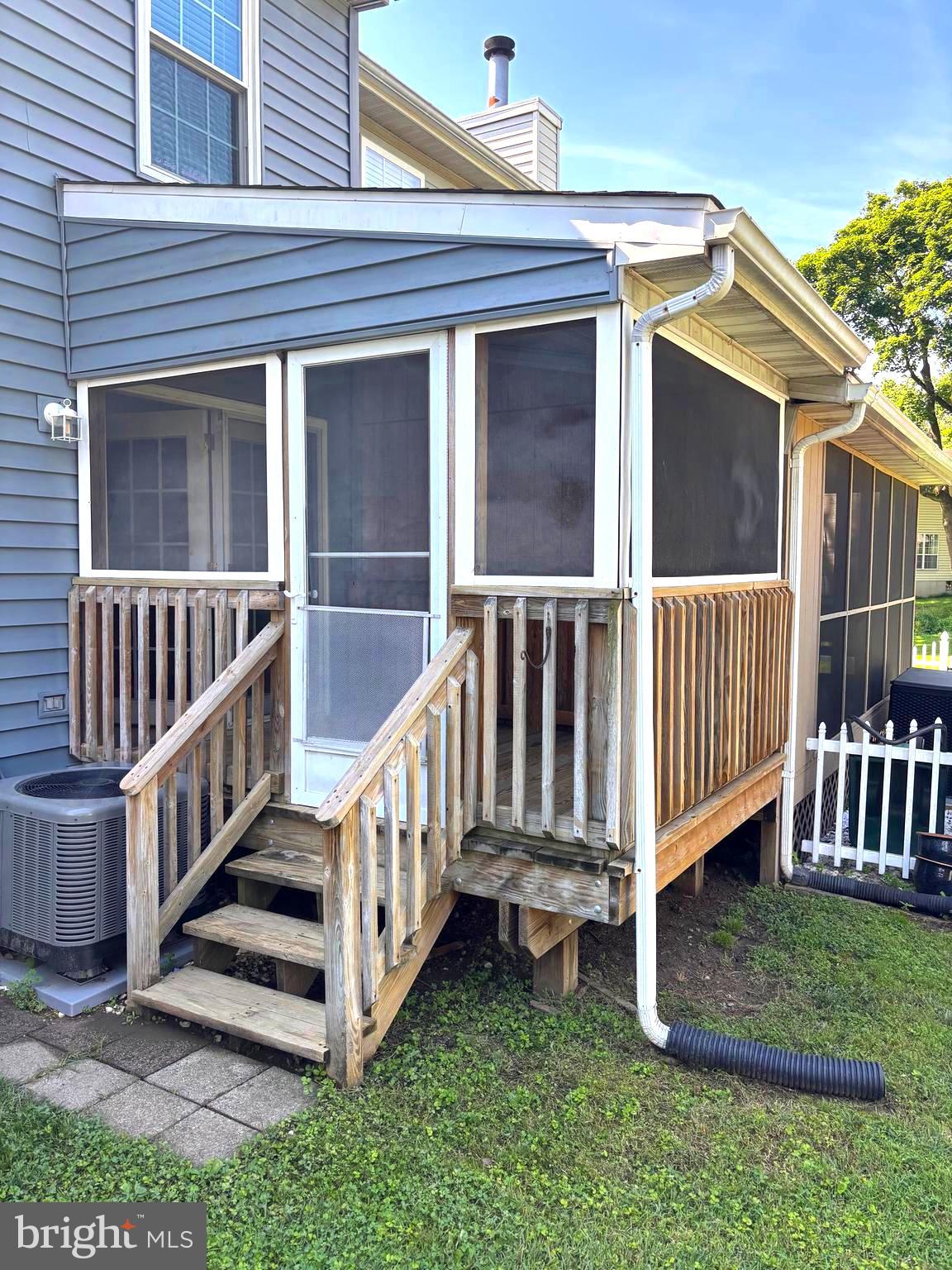 SMALL CROSSINGS - Residential