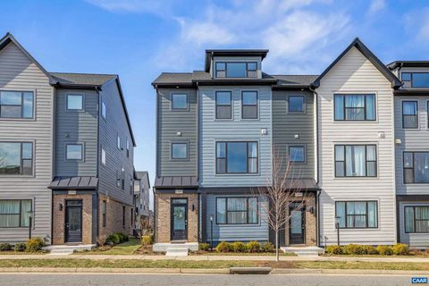 Townhouse For Sale - 1261 Old Trail Dr Dr<br/> Albemarle County, CROZET, VA 22932