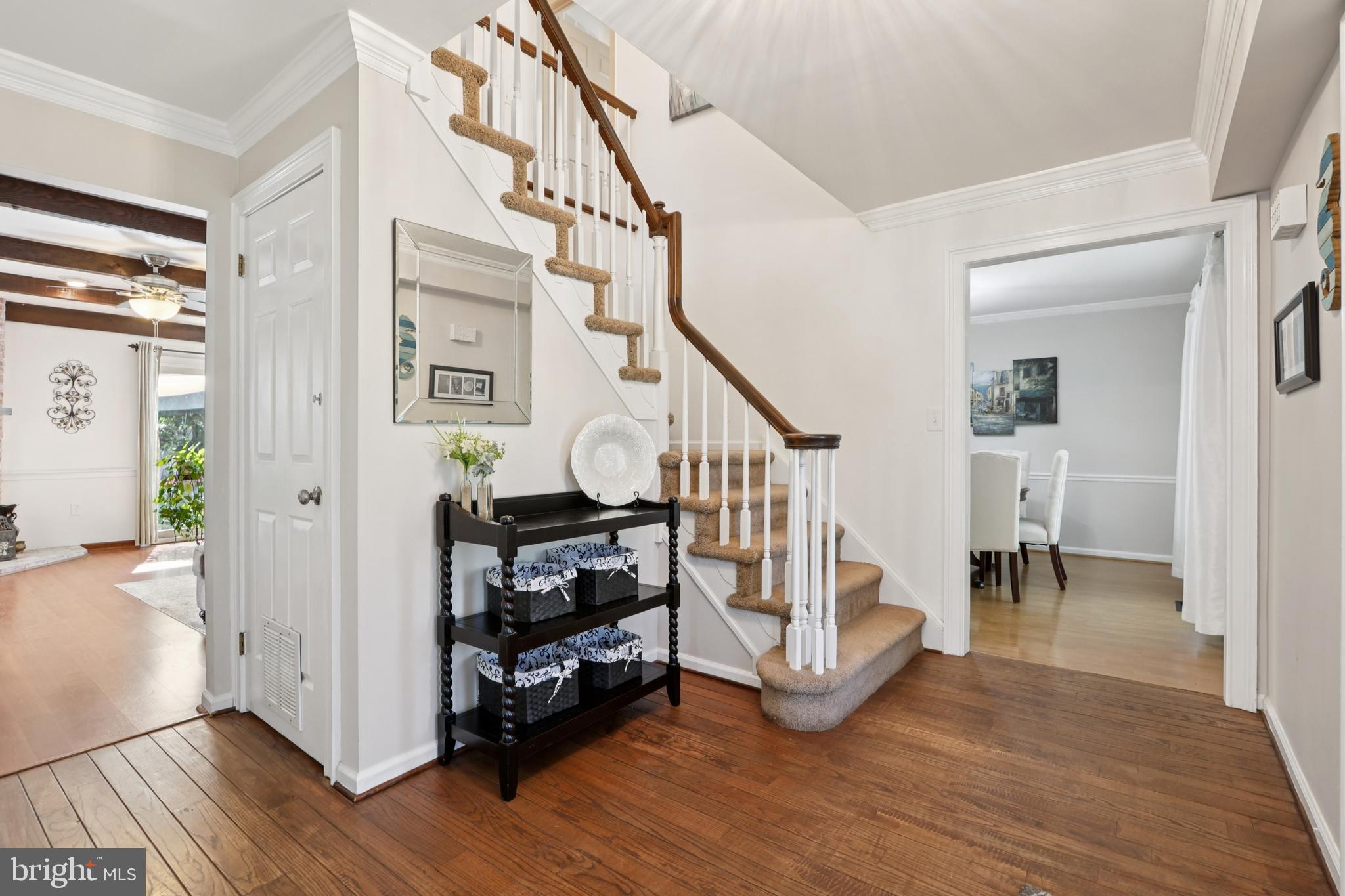 16 PADDOCK DR