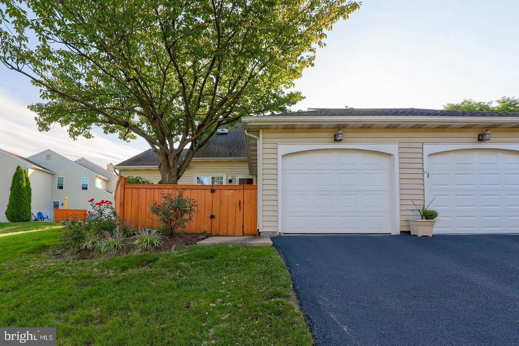 Photo of 107 Treetops Drive, LANCASTER, PA 17601 (MLS # PALA2082830)