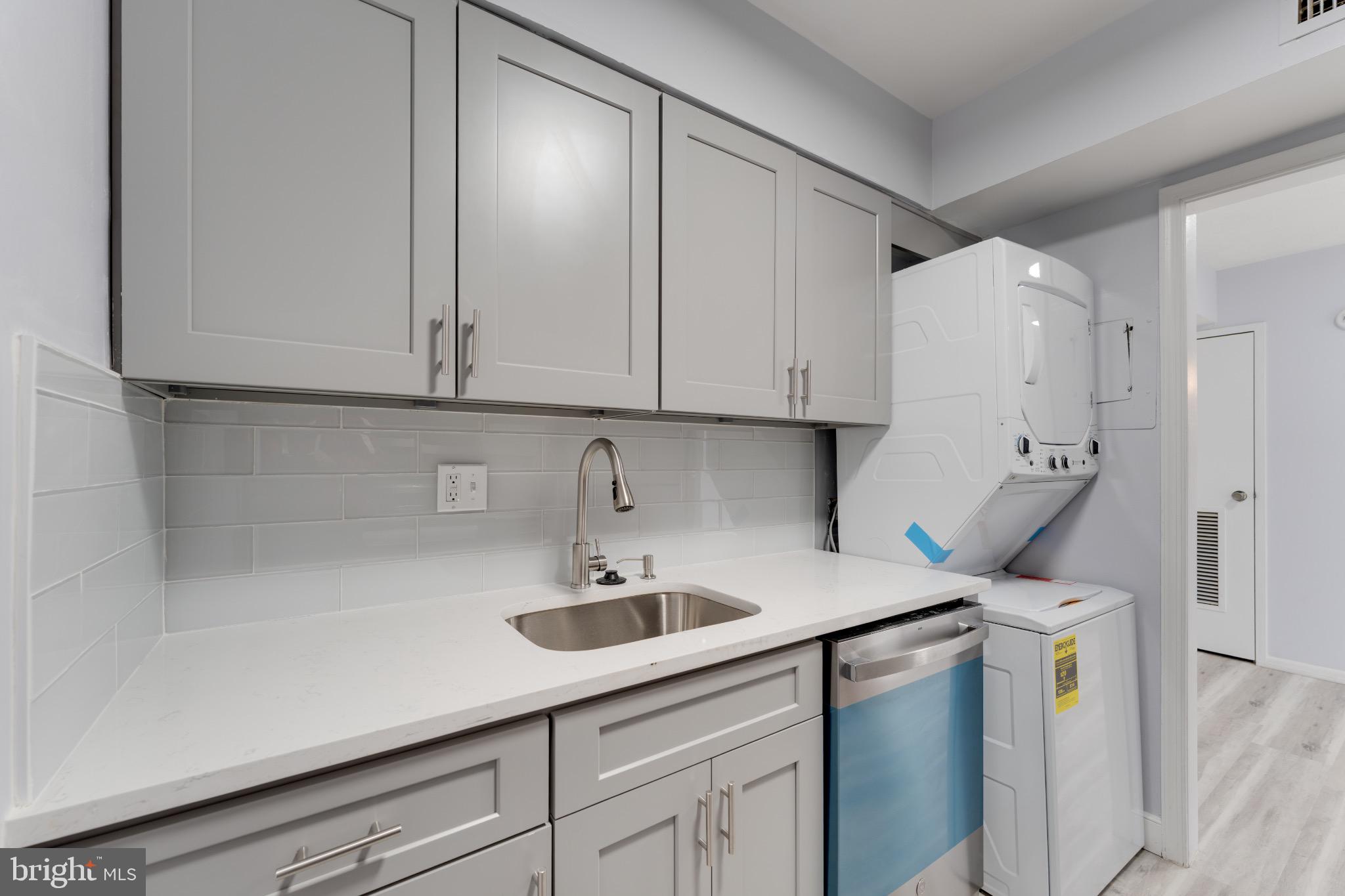 HUNTING RIDGE CONDOMINIUM - Residential Lease