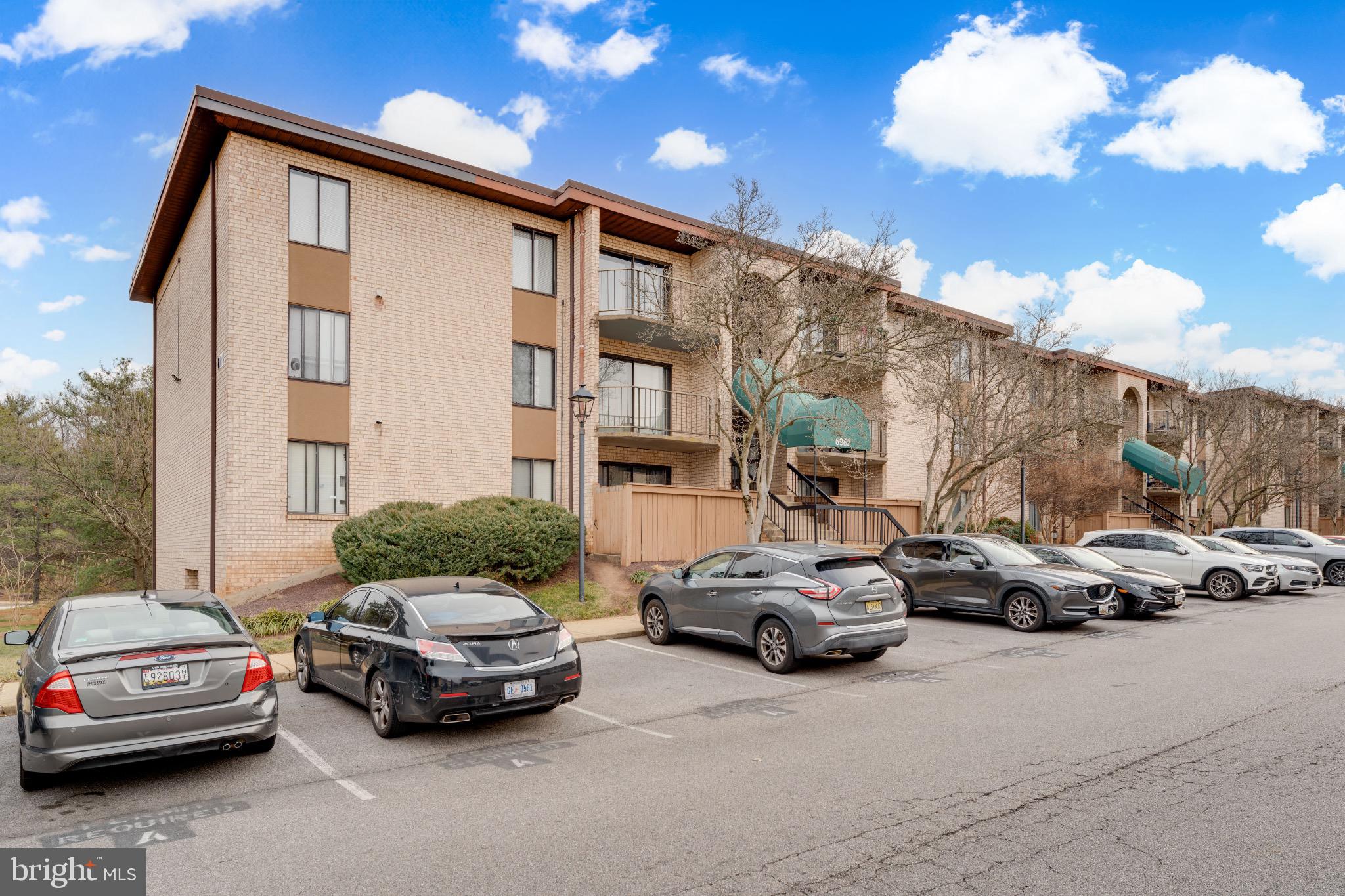 HUNTING RIDGE CONDOMINIUM - Residential Lease