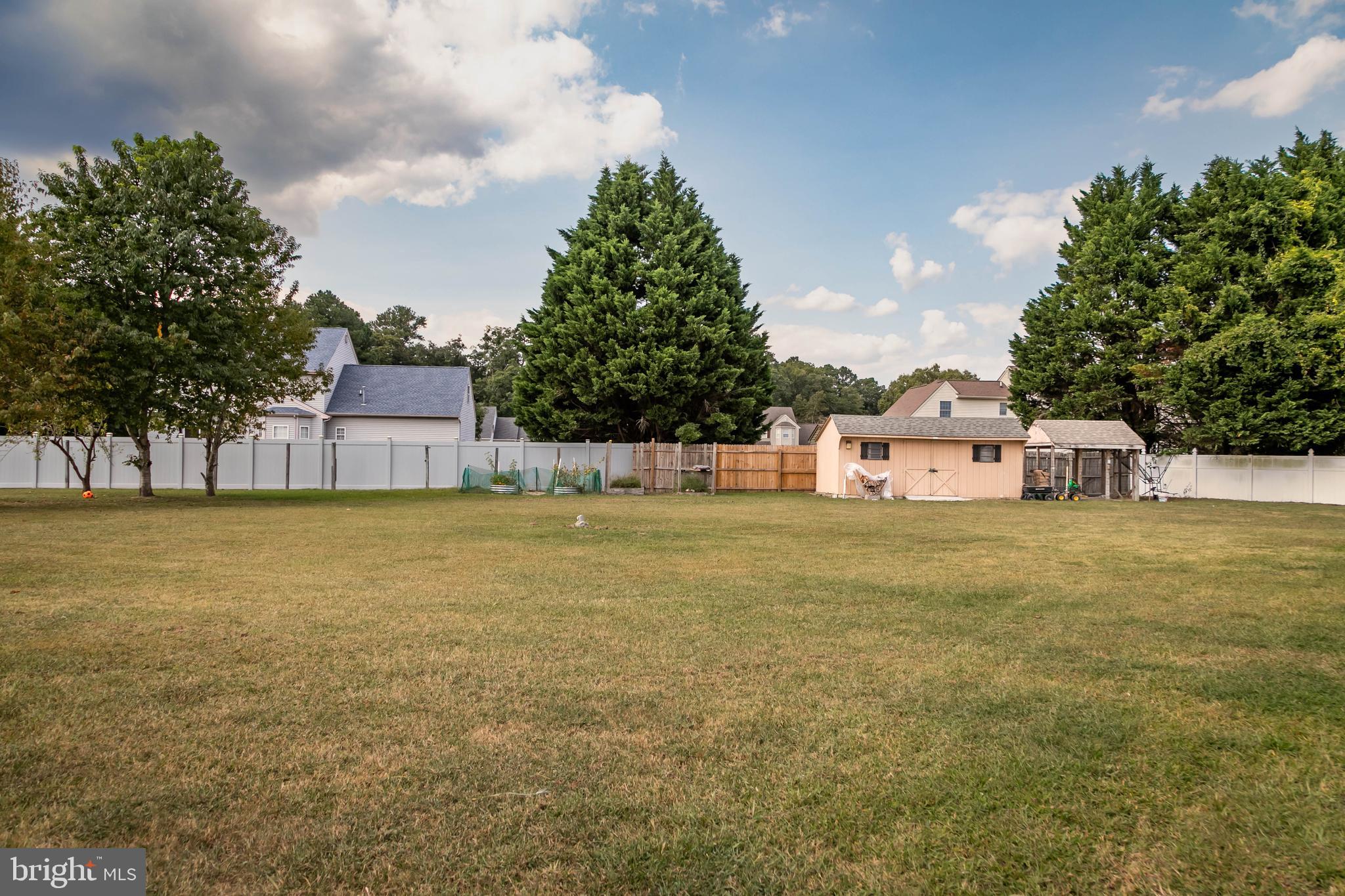 PEMBERTON PONDS - Residential