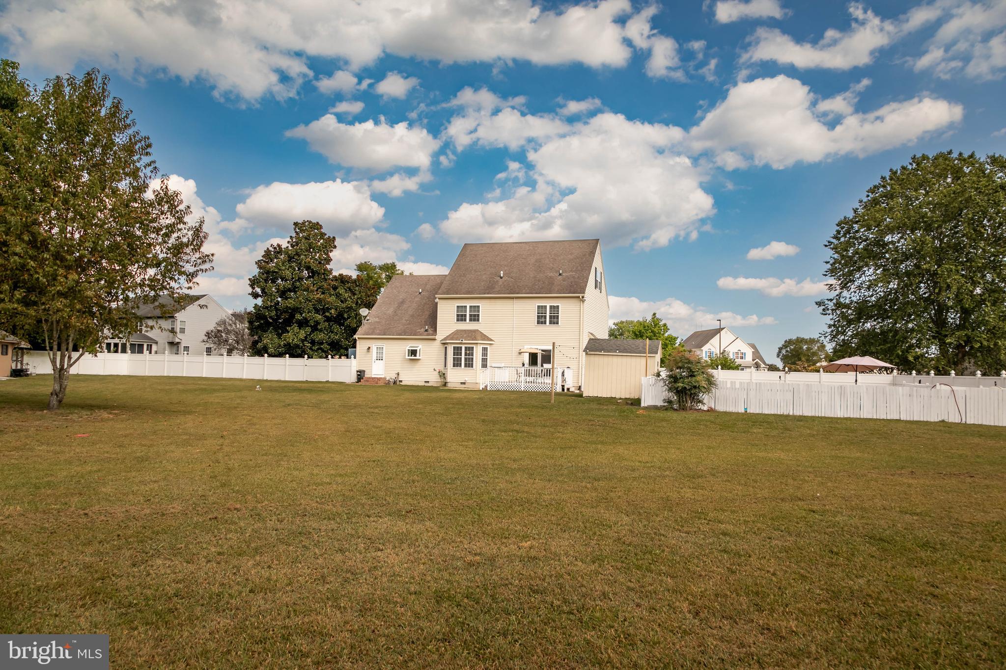 PEMBERTON PONDS - Residential