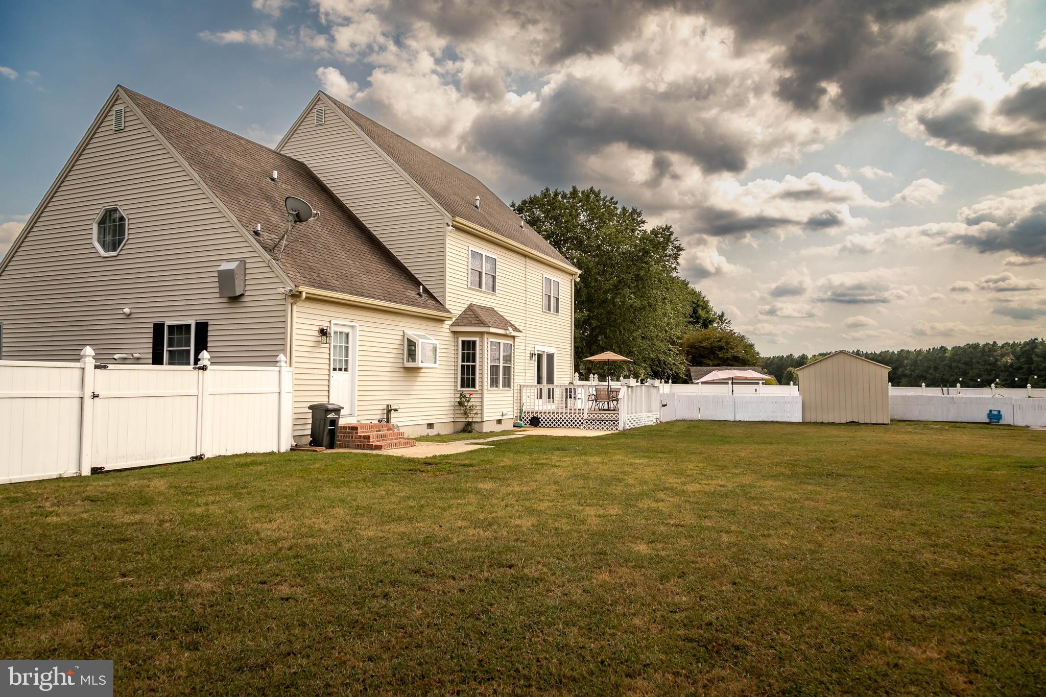PEMBERTON PONDS - Residential