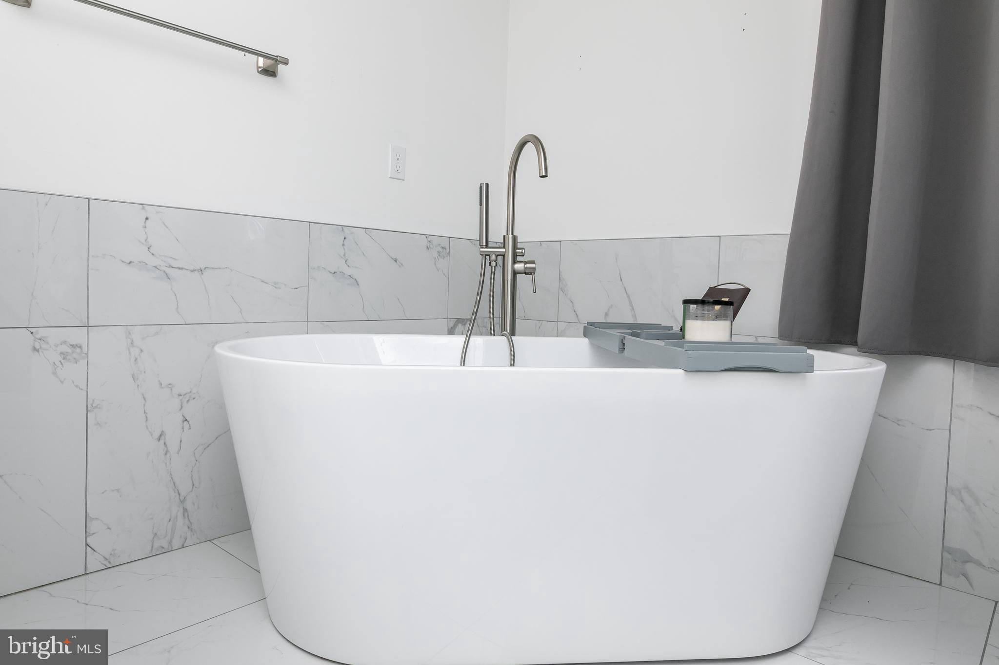 PEMBERTON PONDS - Residential