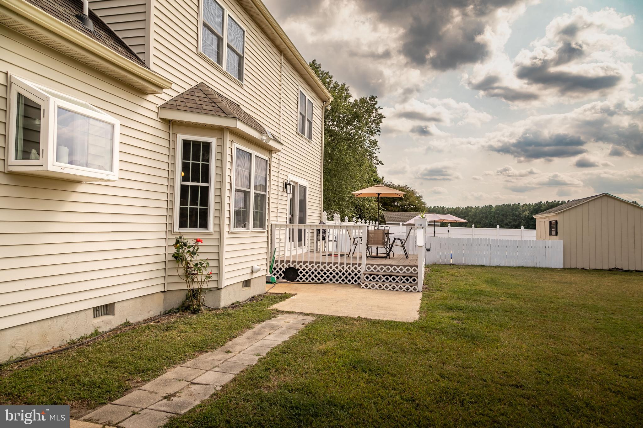 PEMBERTON PONDS - Residential