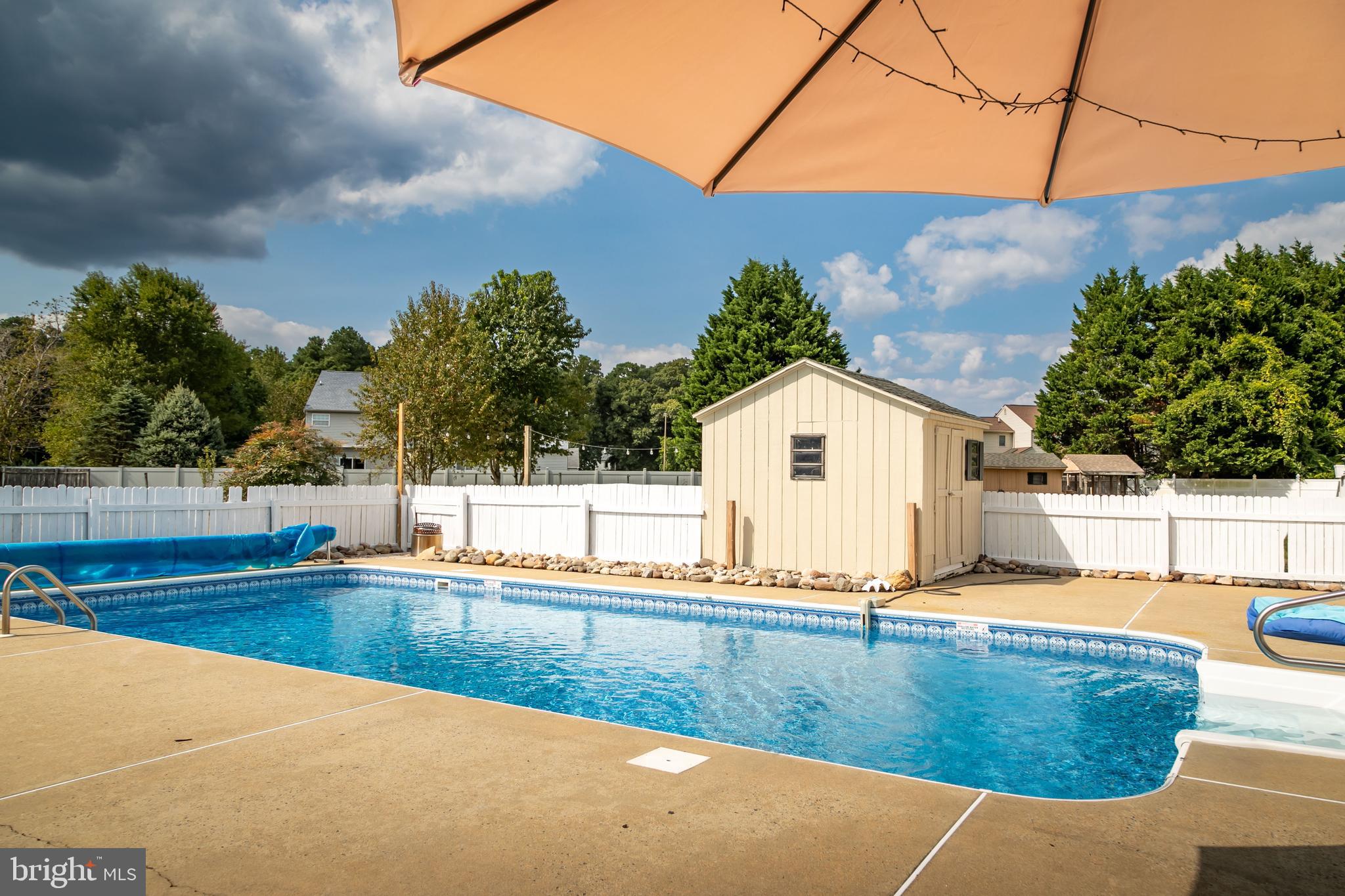 PEMBERTON PONDS - Residential