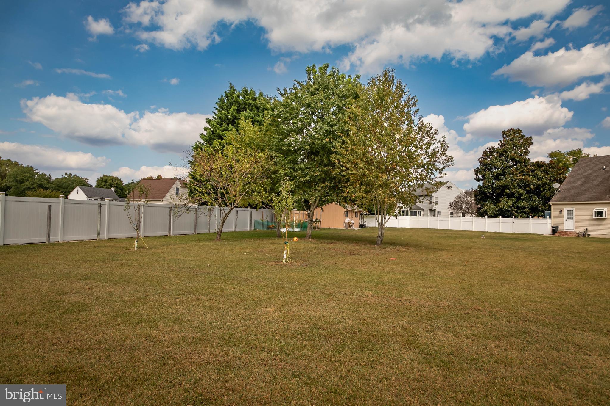 PEMBERTON PONDS - Residential