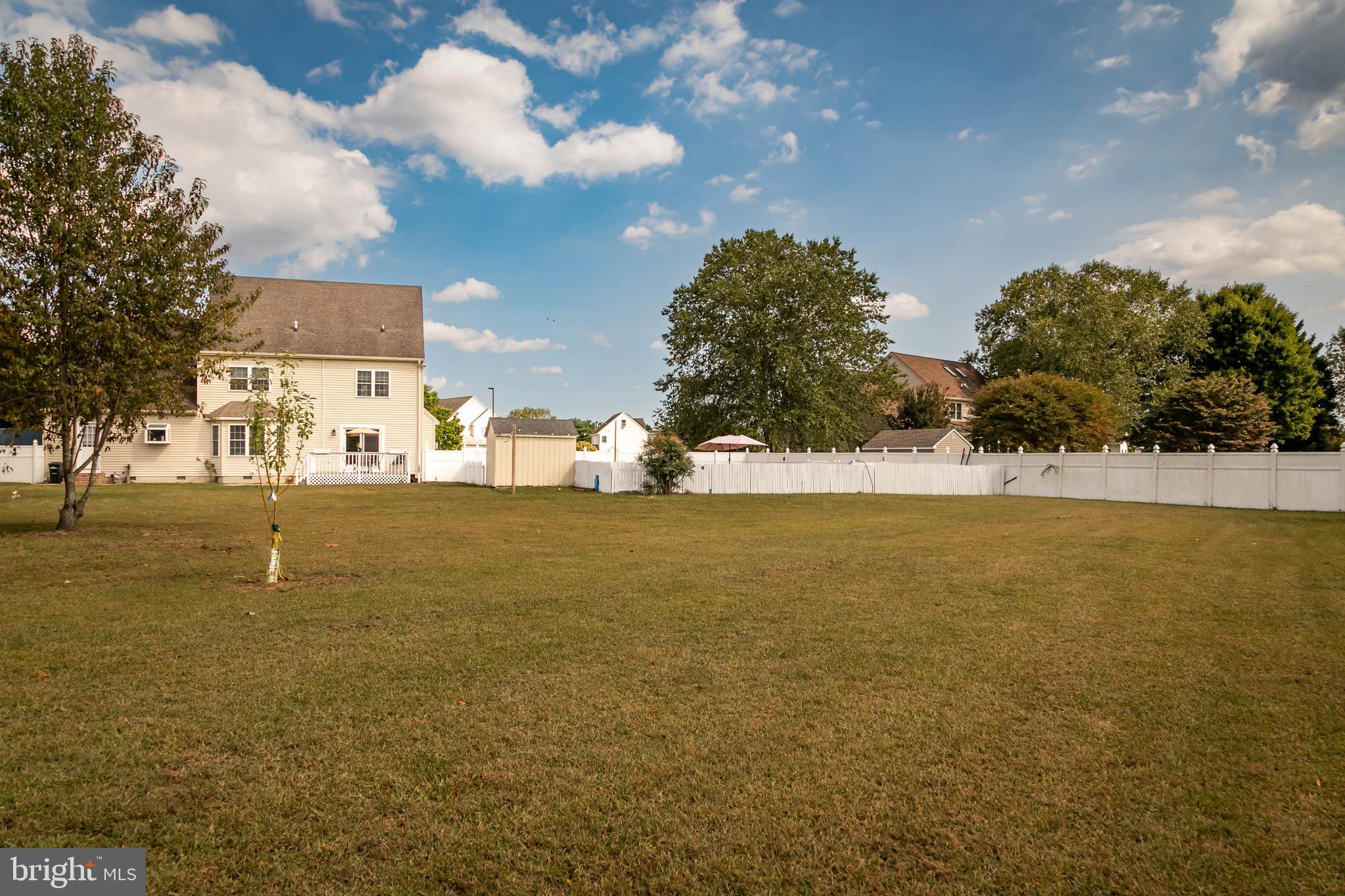 PEMBERTON PONDS - Residential
