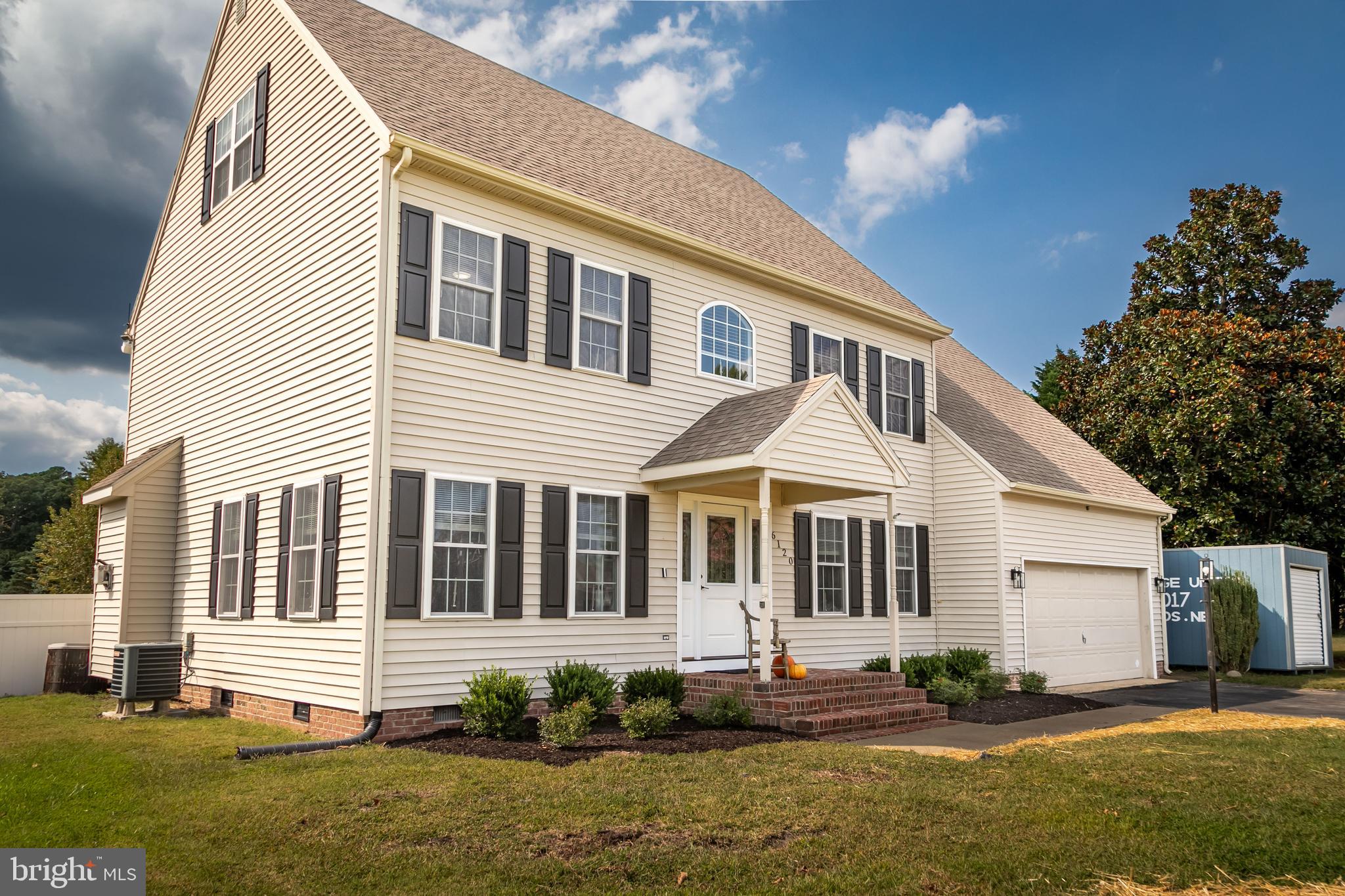 PEMBERTON PONDS - Residential