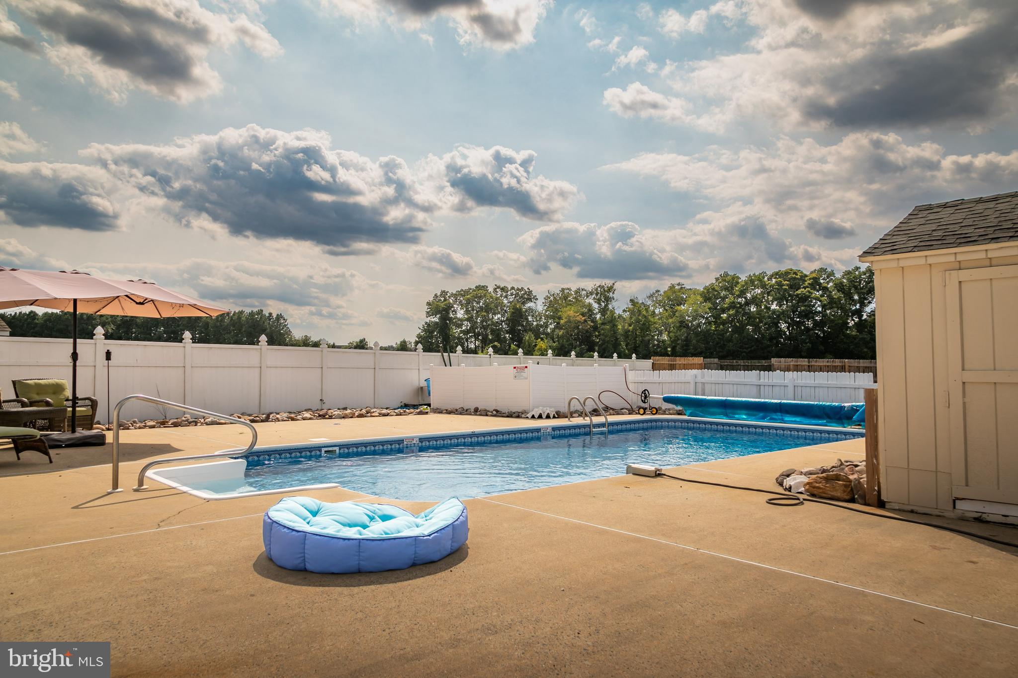 PEMBERTON PONDS - Residential