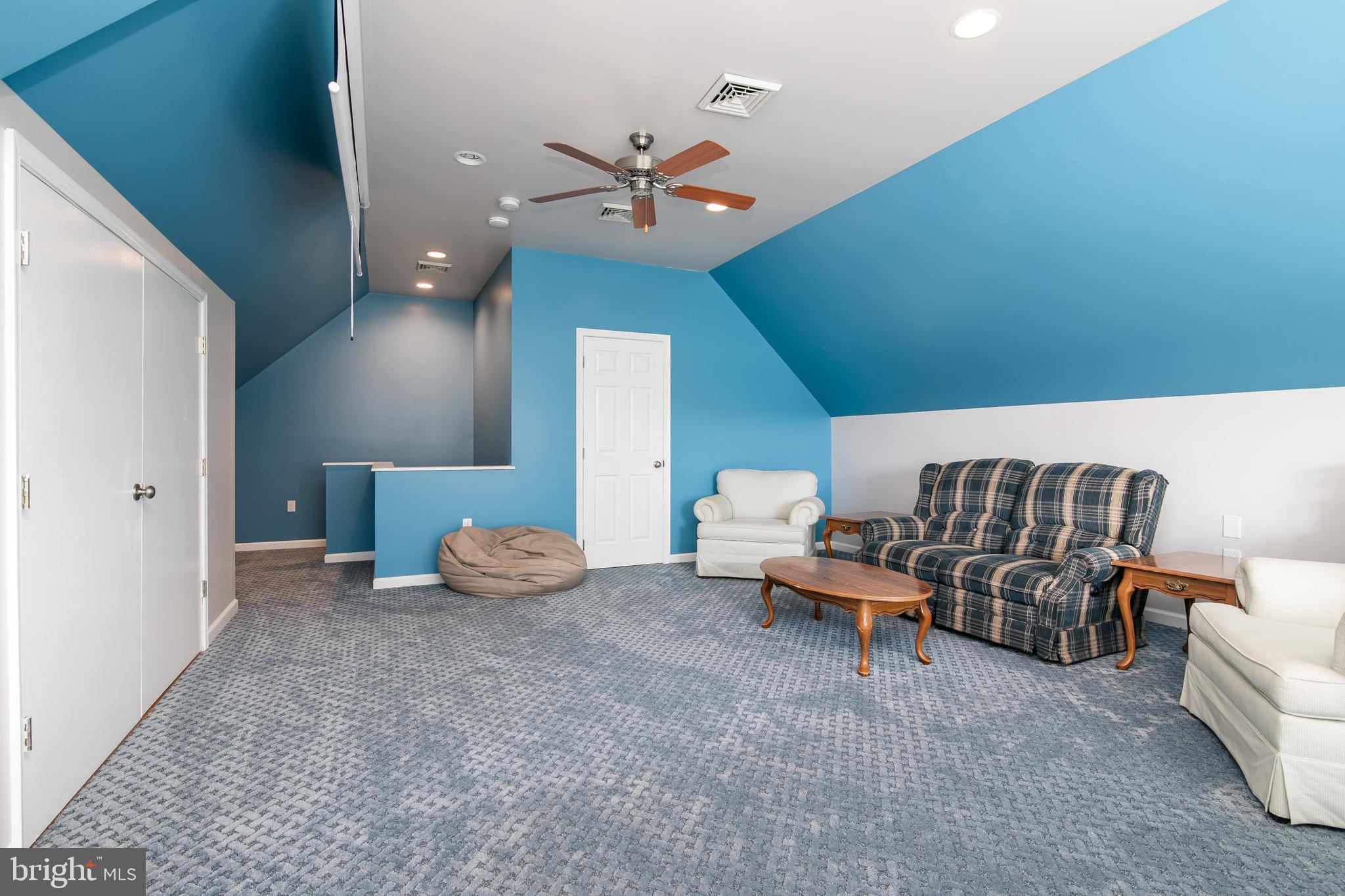 PEMBERTON PONDS - Residential