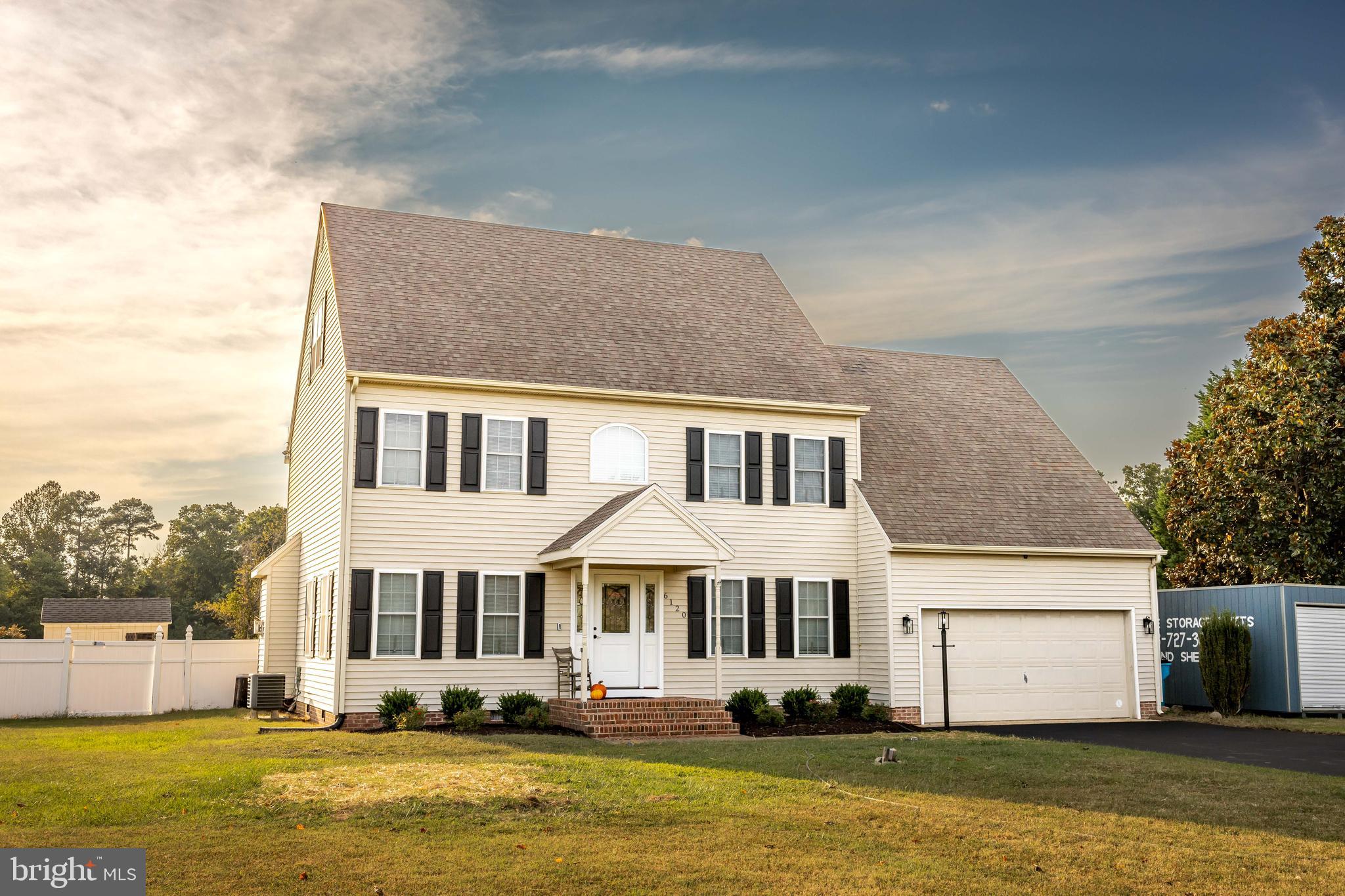 PEMBERTON PONDS - Residential