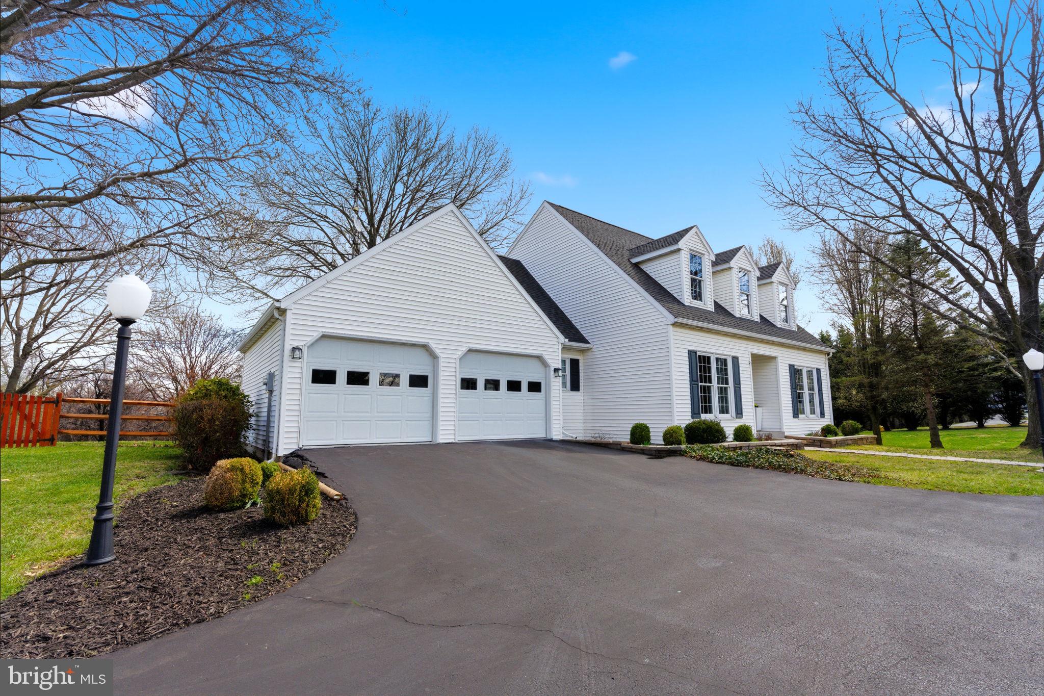 HOLLIS MANOR - Residential