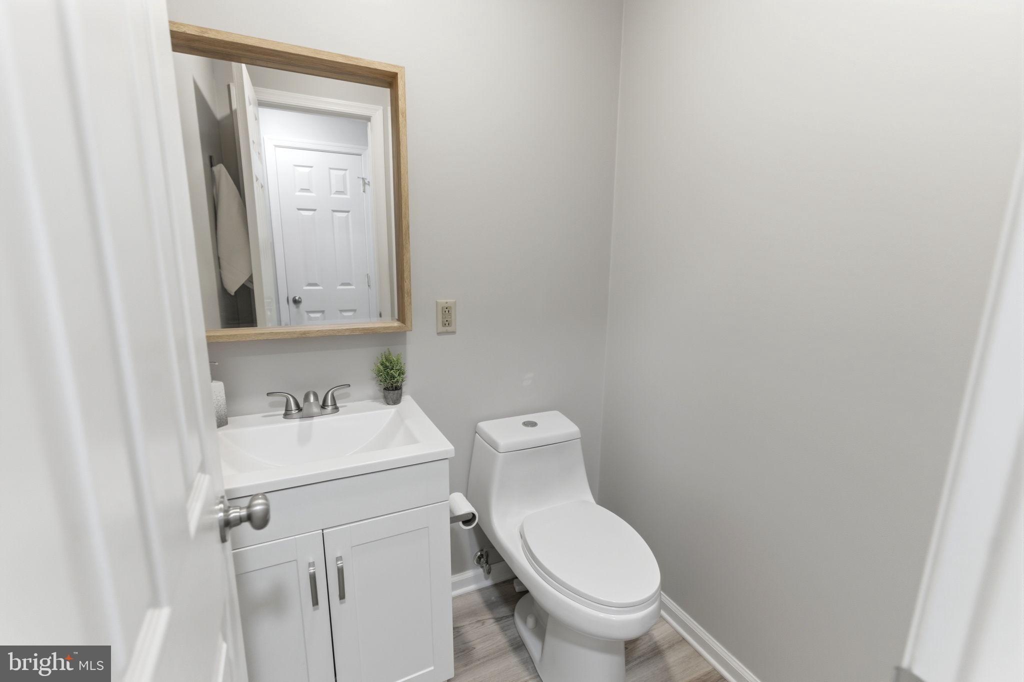 HOLLIS MANOR - Residential