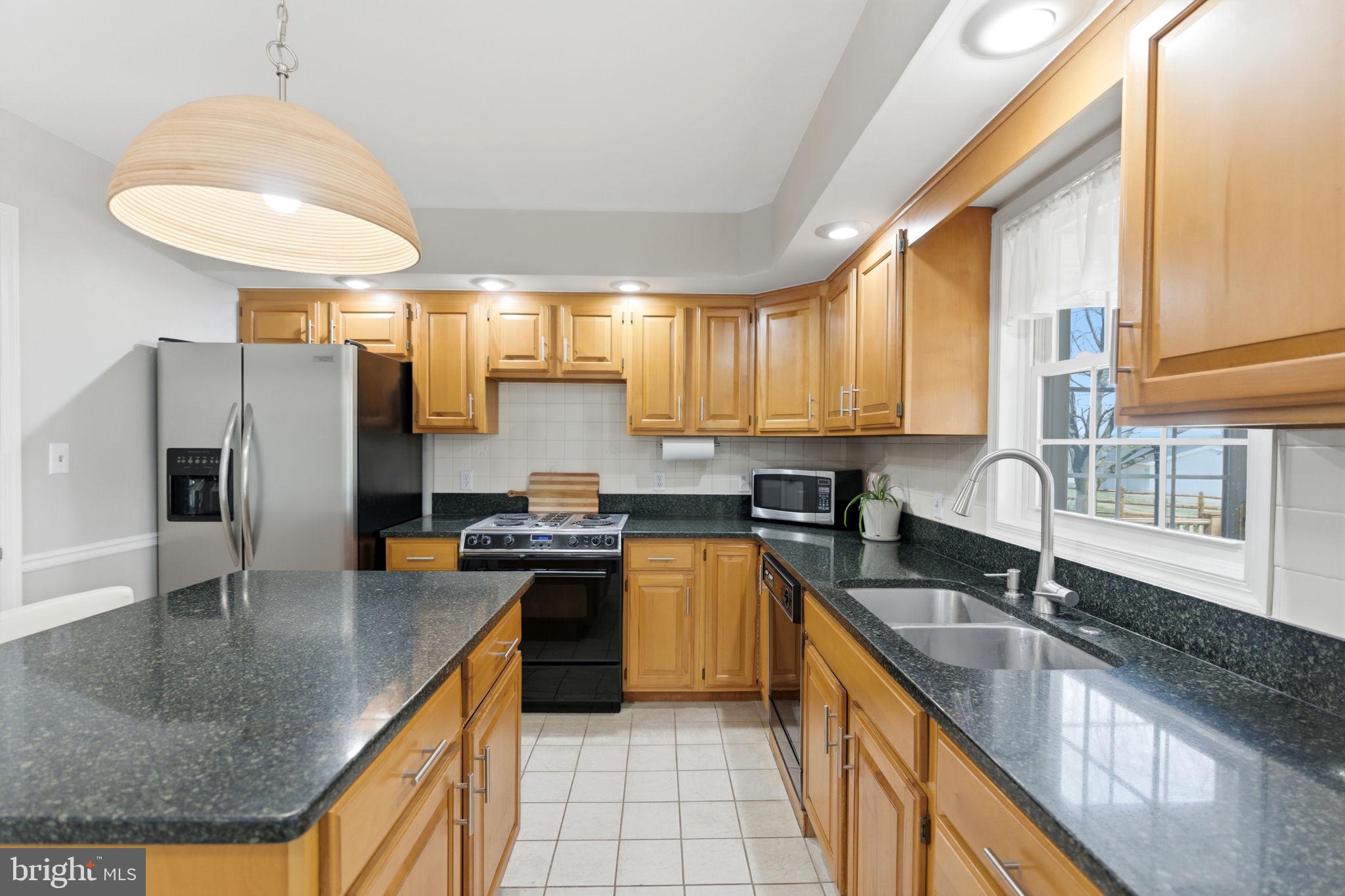 HOLLIS MANOR - Residential