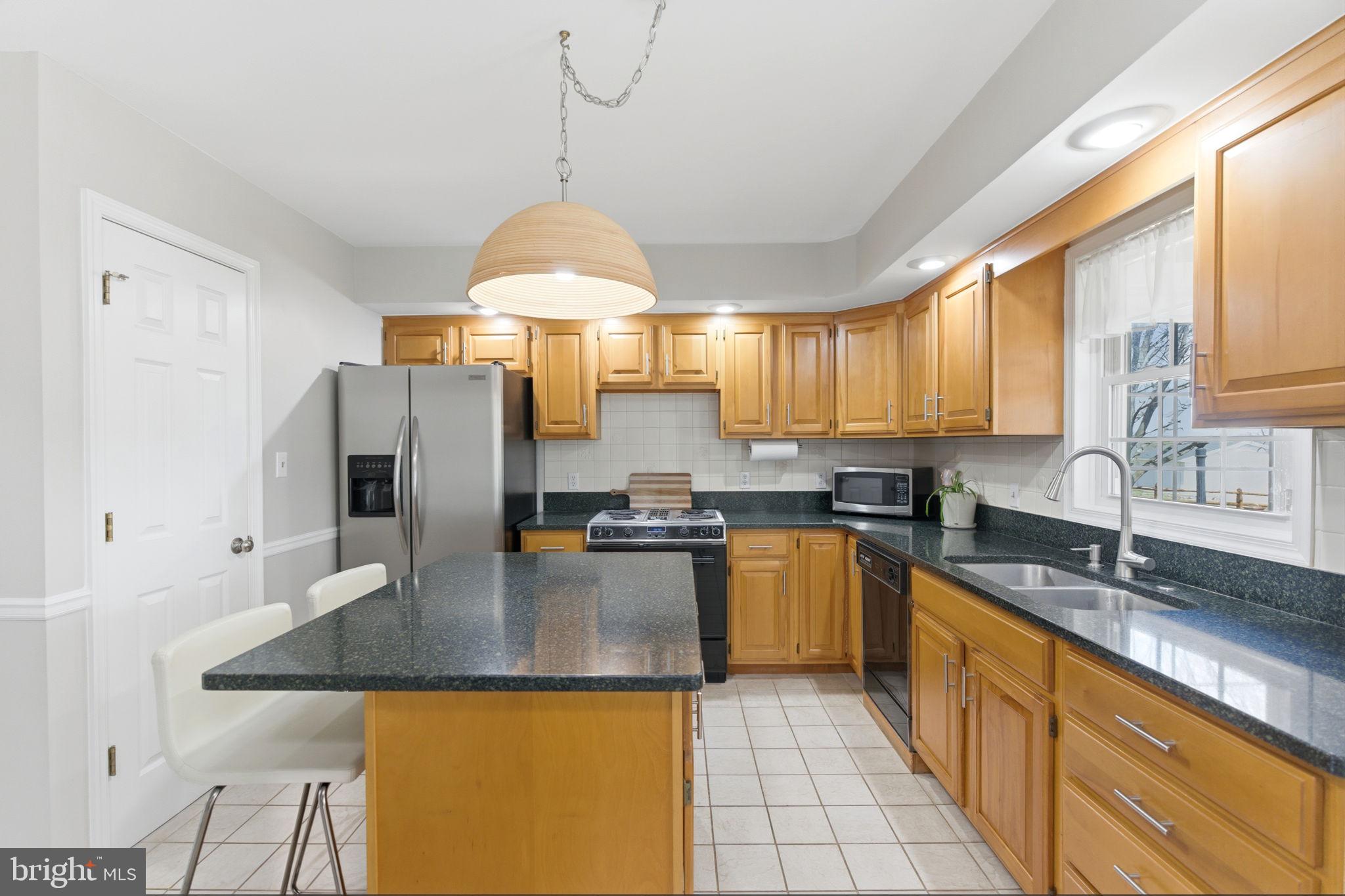 HOLLIS MANOR - Residential