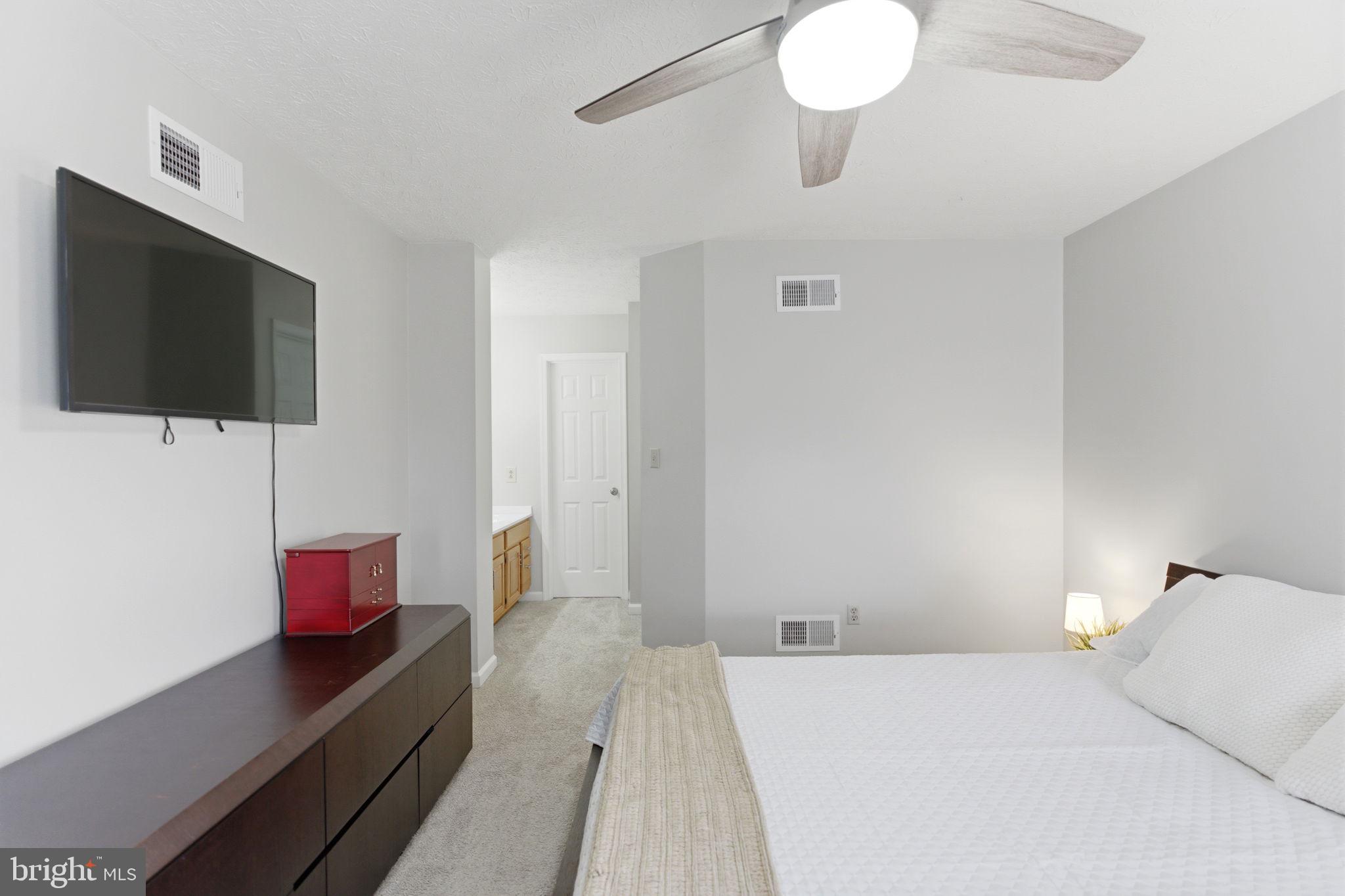 HOLLIS MANOR - Residential