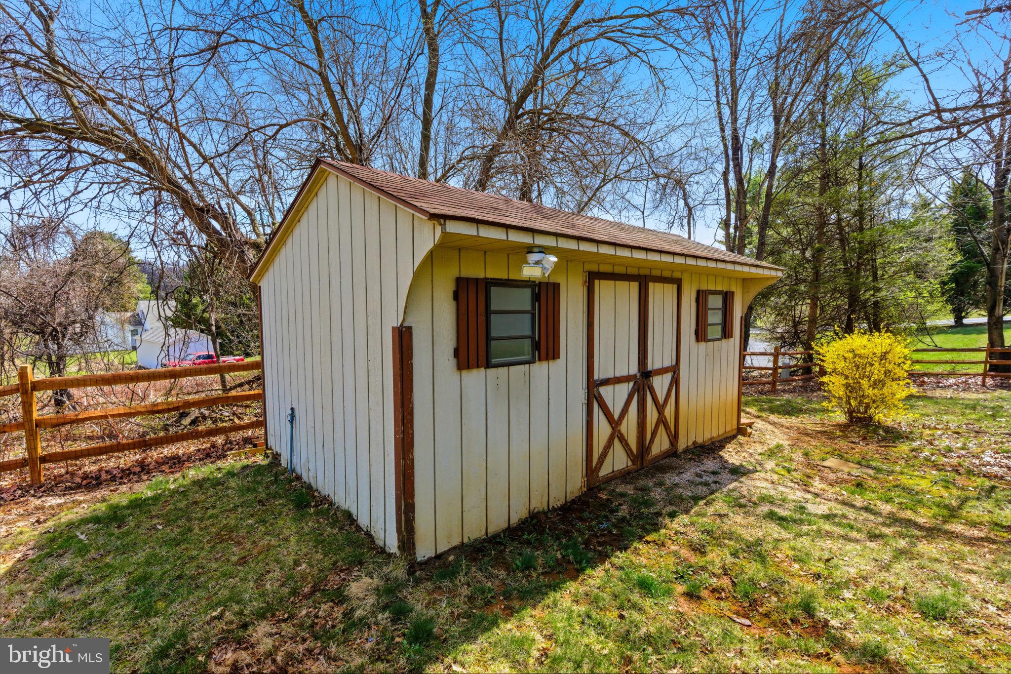 HOLLIS MANOR - Residential