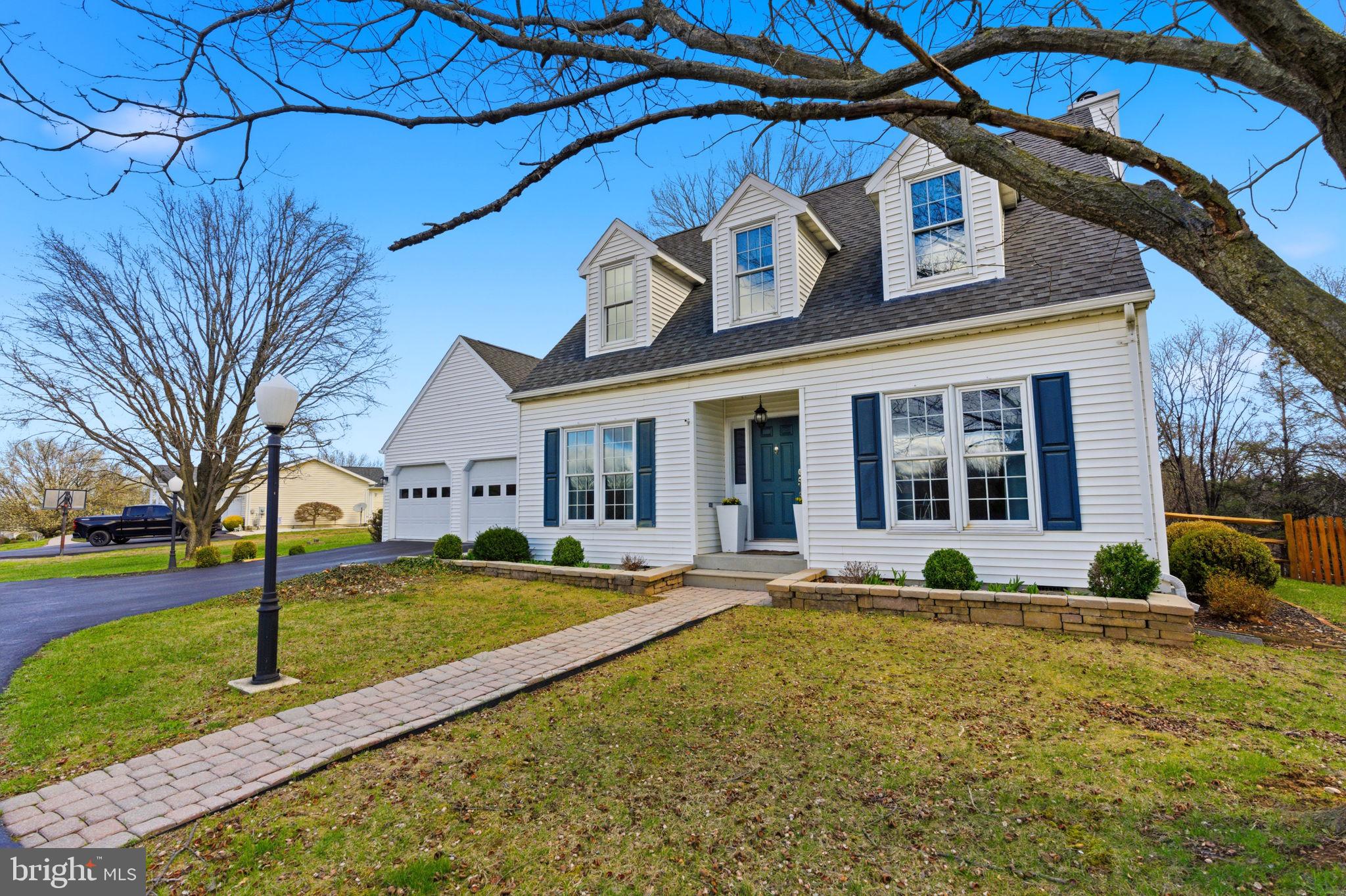 HOLLIS MANOR - Residential