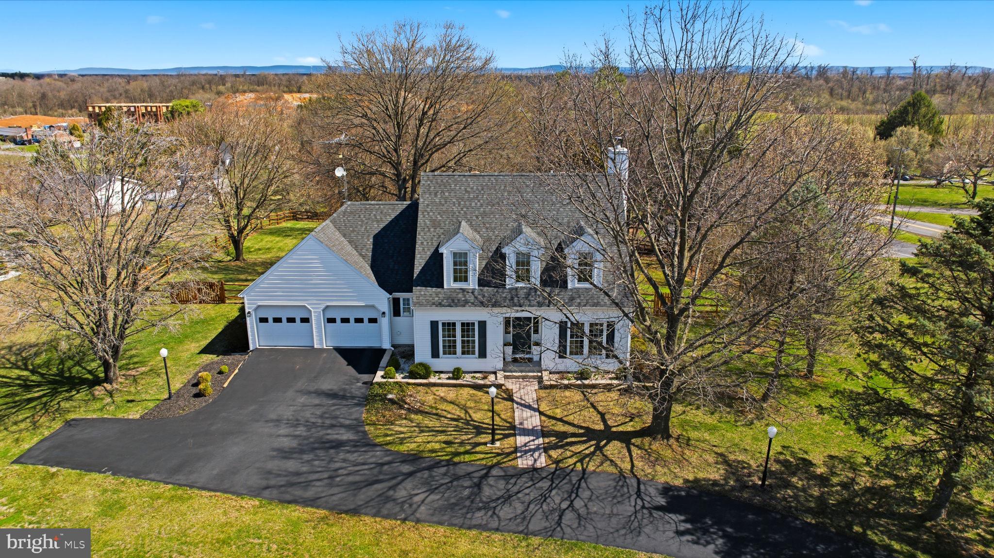 HOLLIS MANOR - Residential