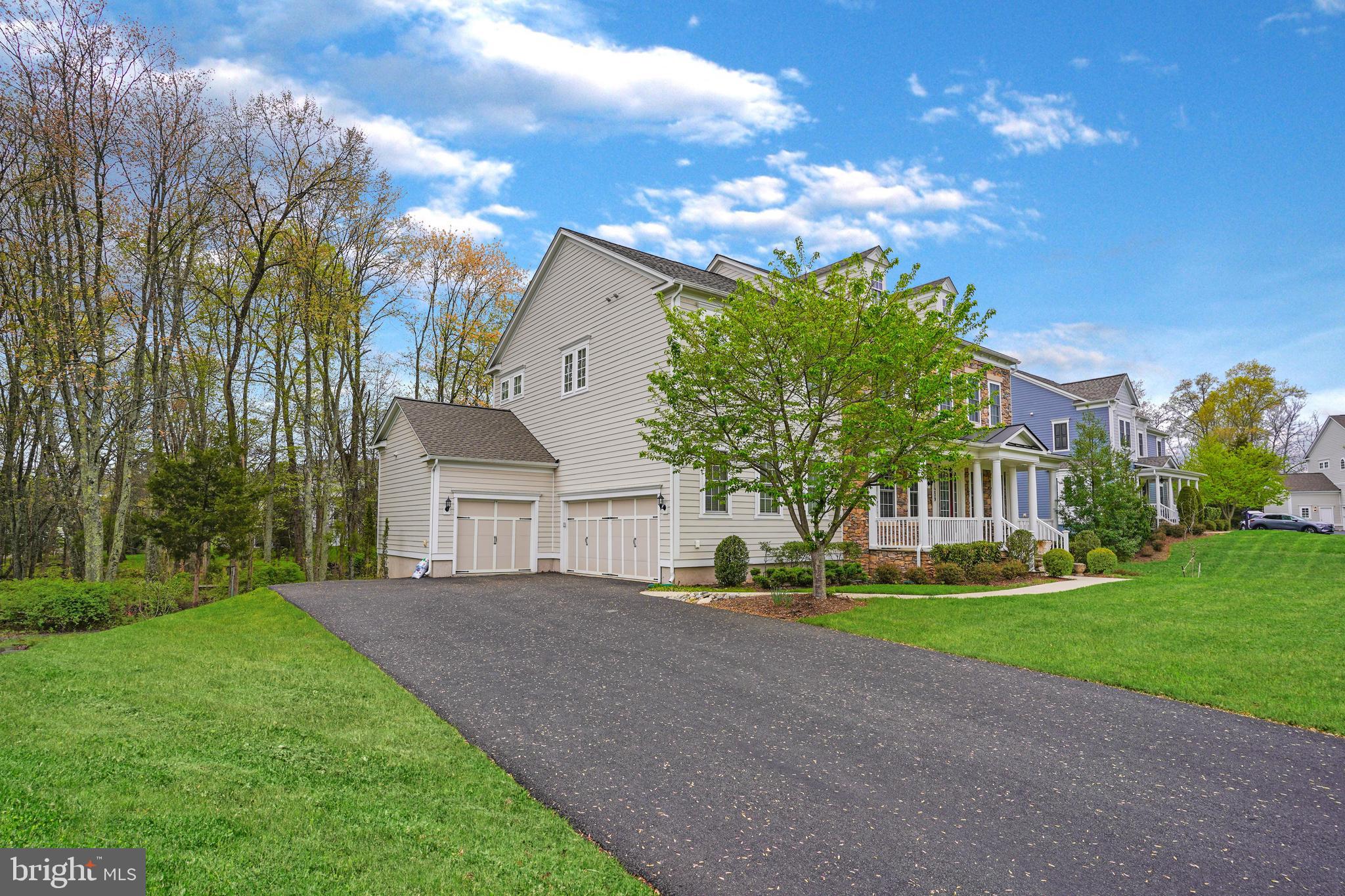 41209 SPECKLED WREN COURT