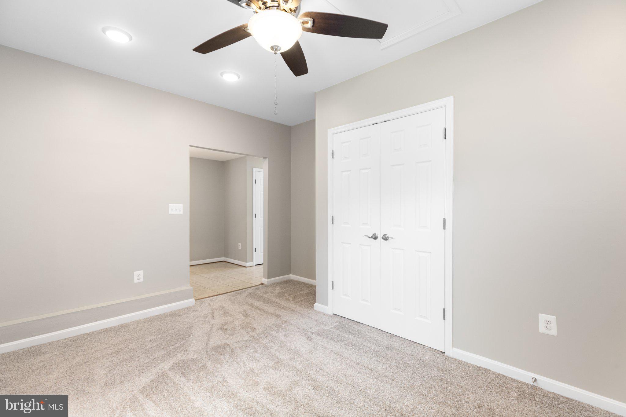 STONEYBROOKE - Residential