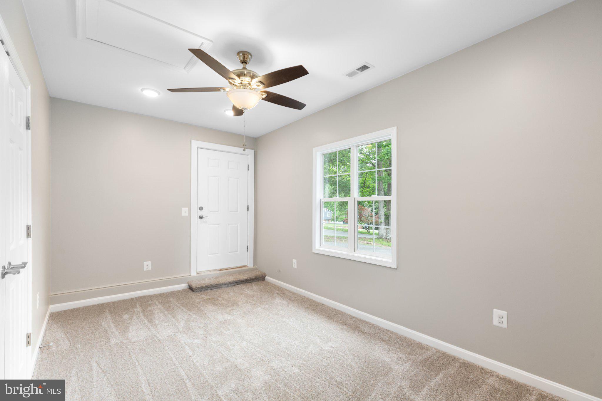 STONEYBROOKE - Residential