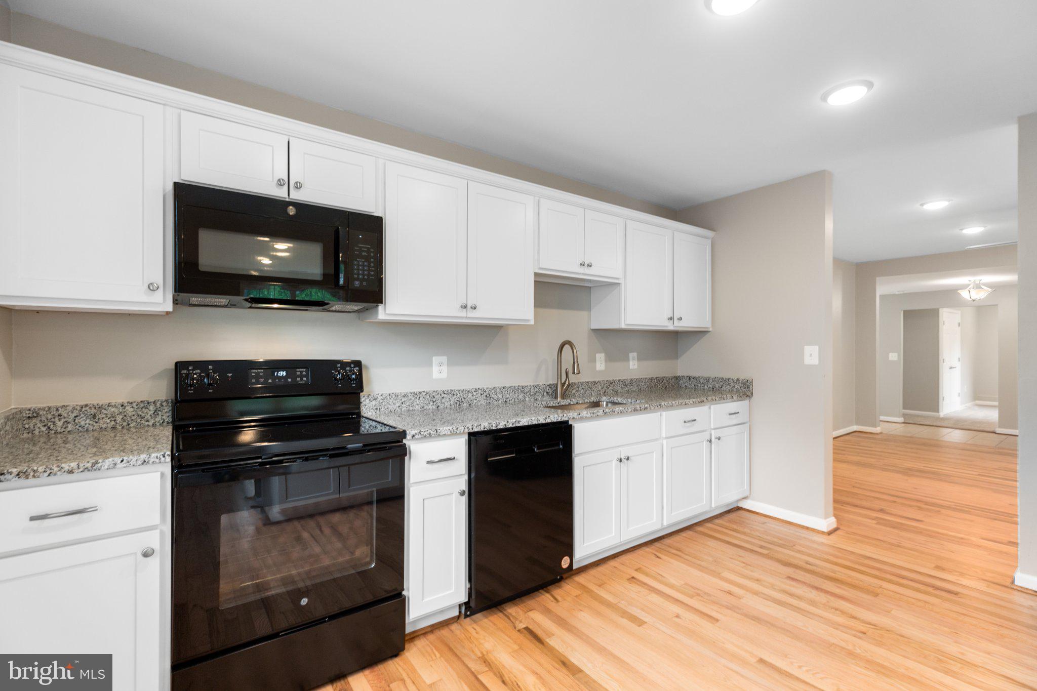 STONEYBROOKE - Residential