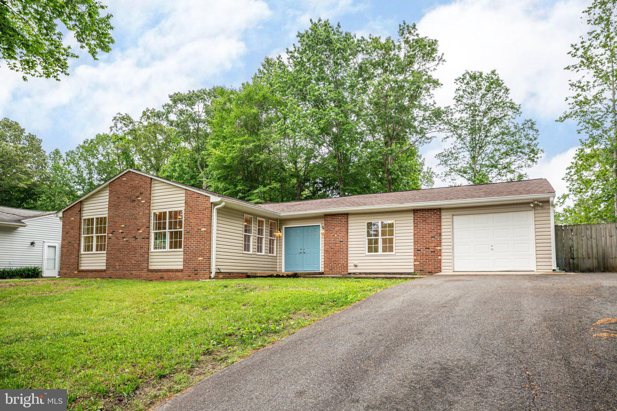 STONEYBROOKE - Residential