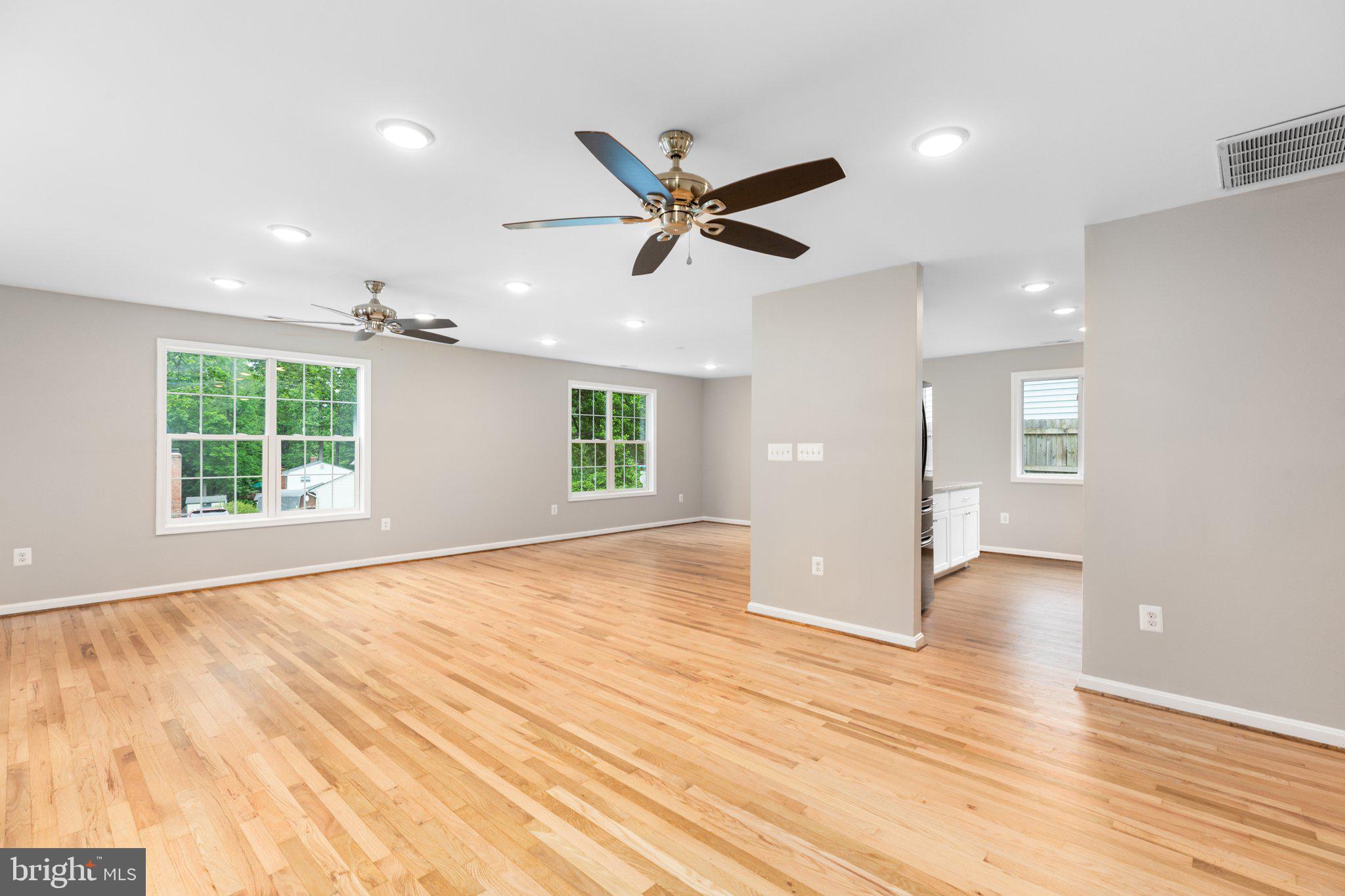 STONEYBROOKE - Residential