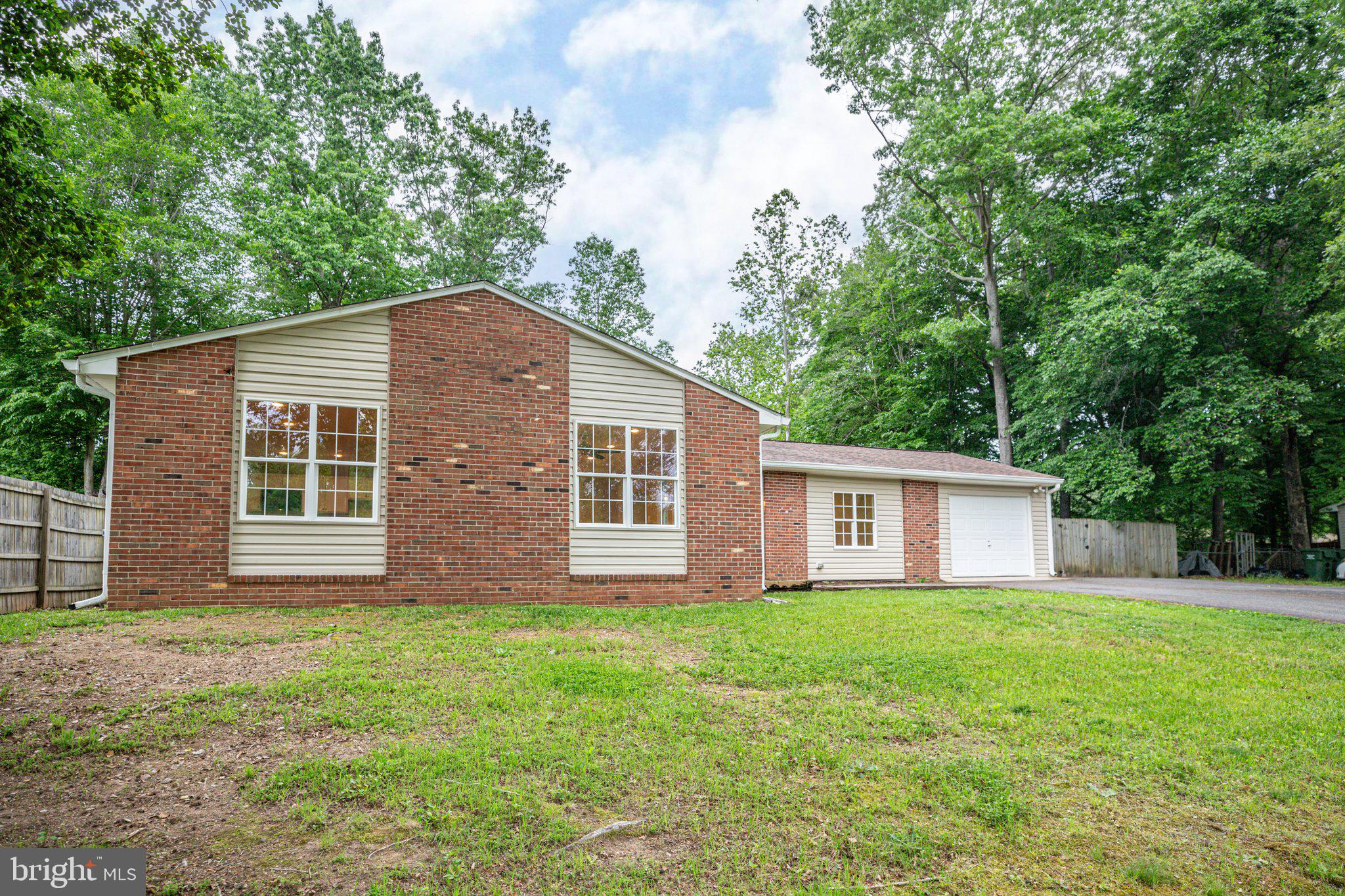 STONEYBROOKE - Residential