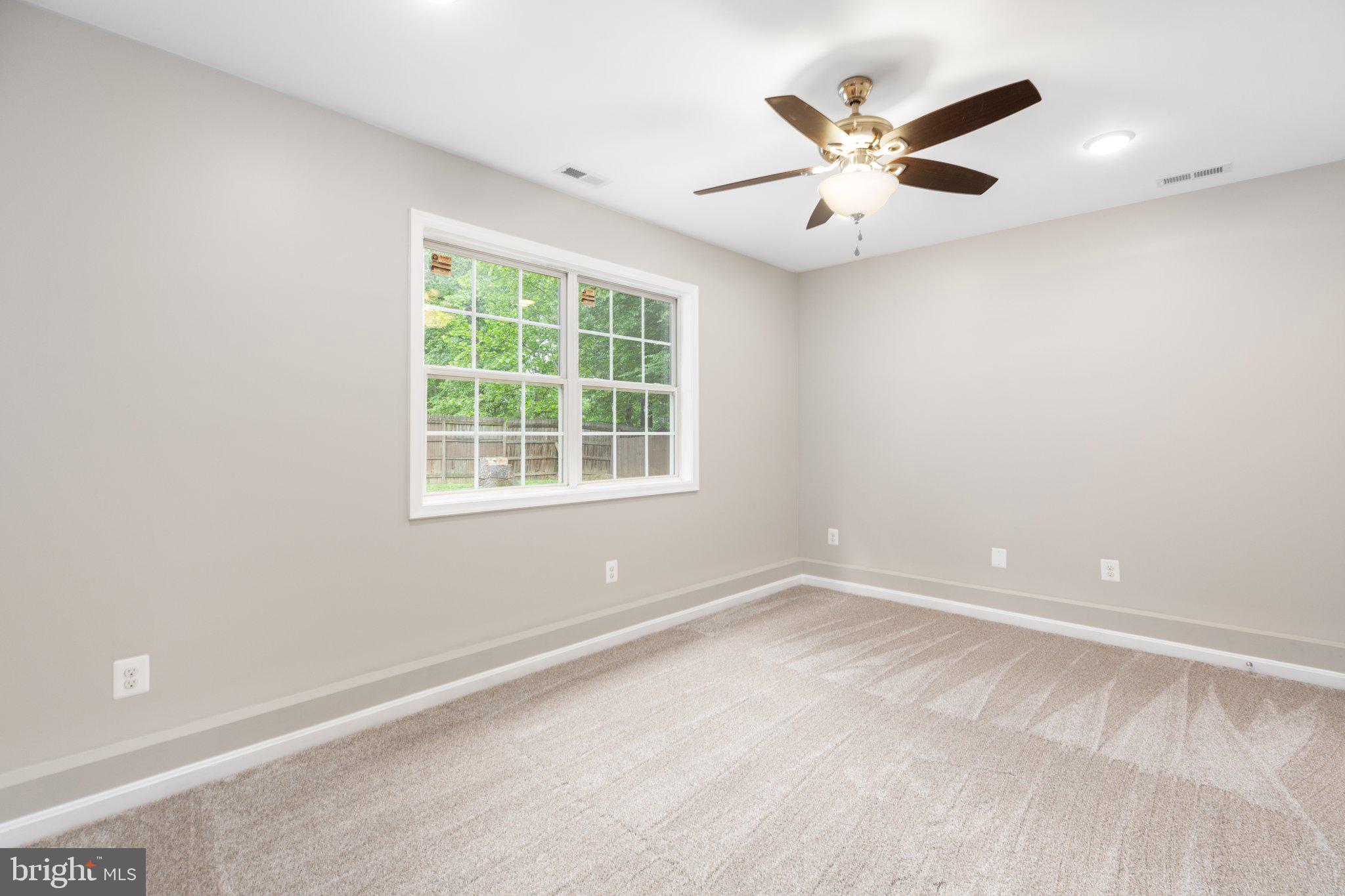 STONEYBROOKE - Residential