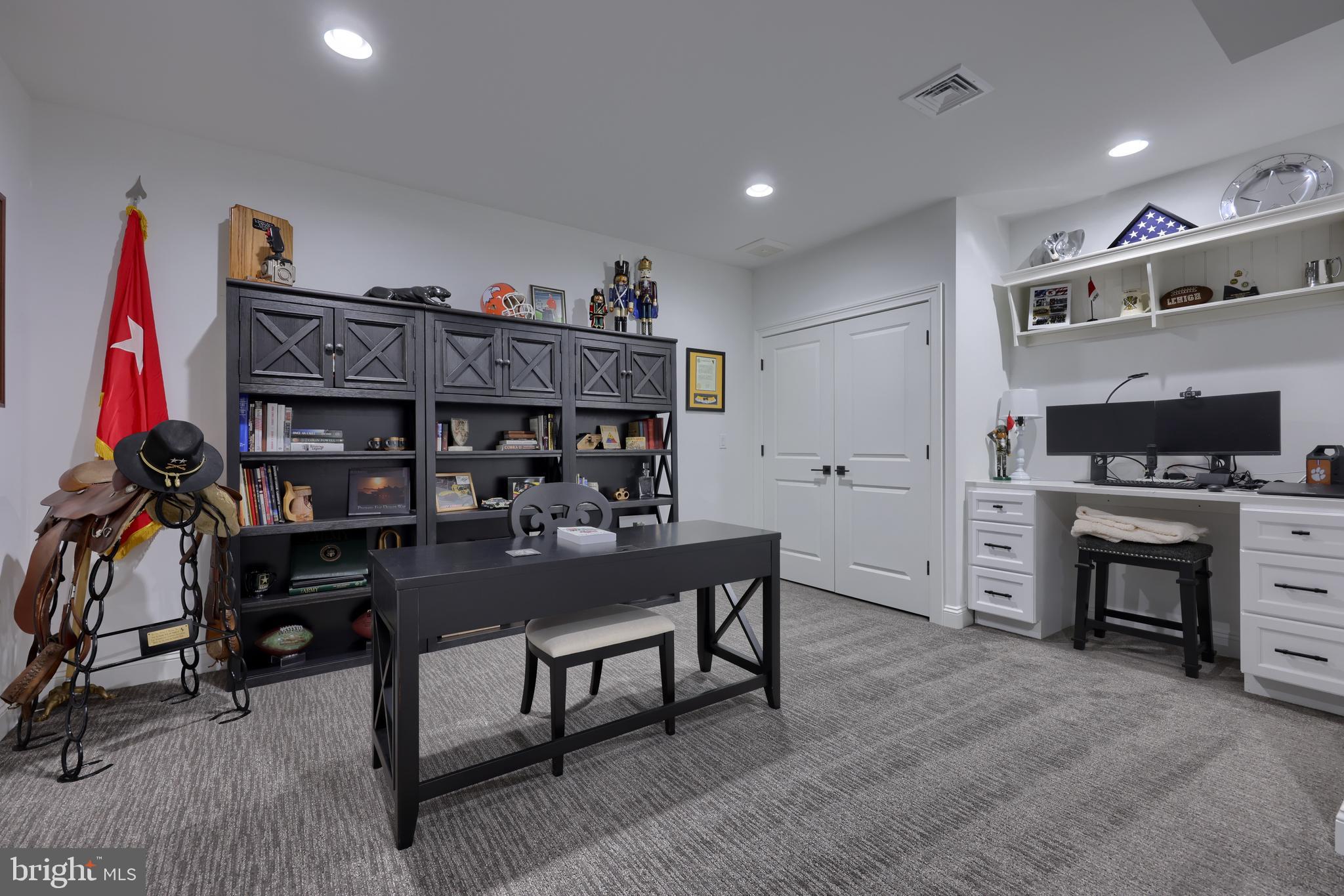 HAYDN MANOR - Residential