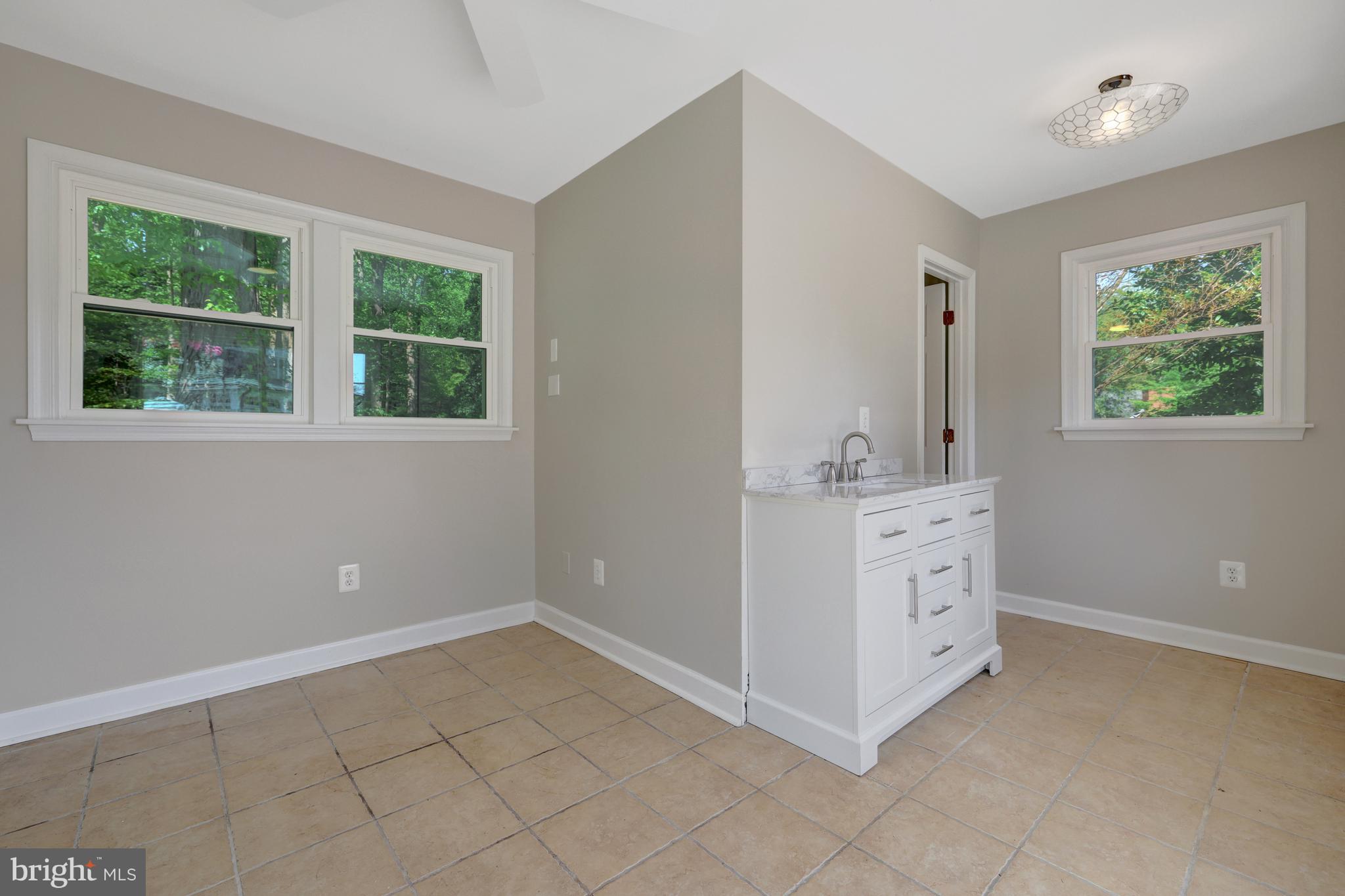 CANTERBURY WOODS - Residential