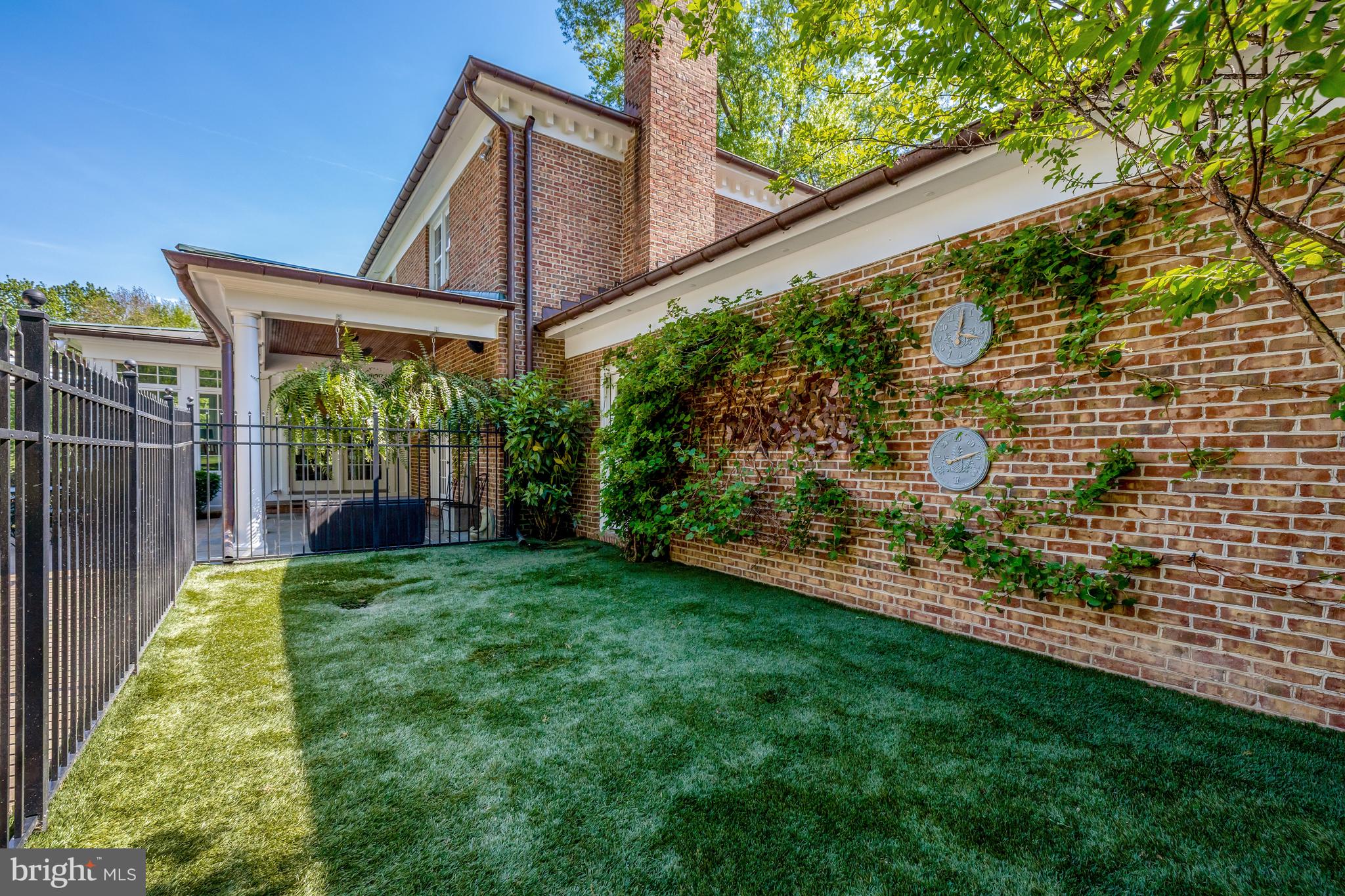 CANTERBURY WOODS - Residential