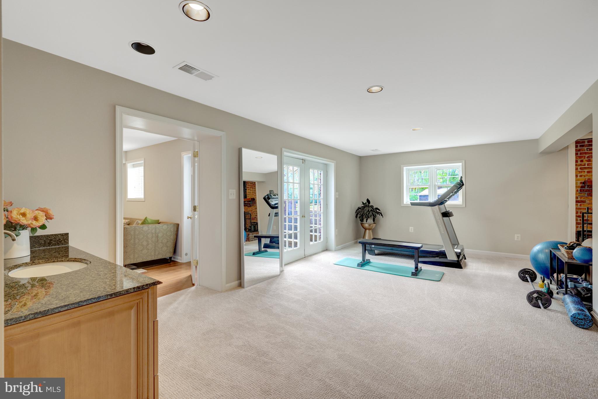 CANTERBURY WOODS - Residential