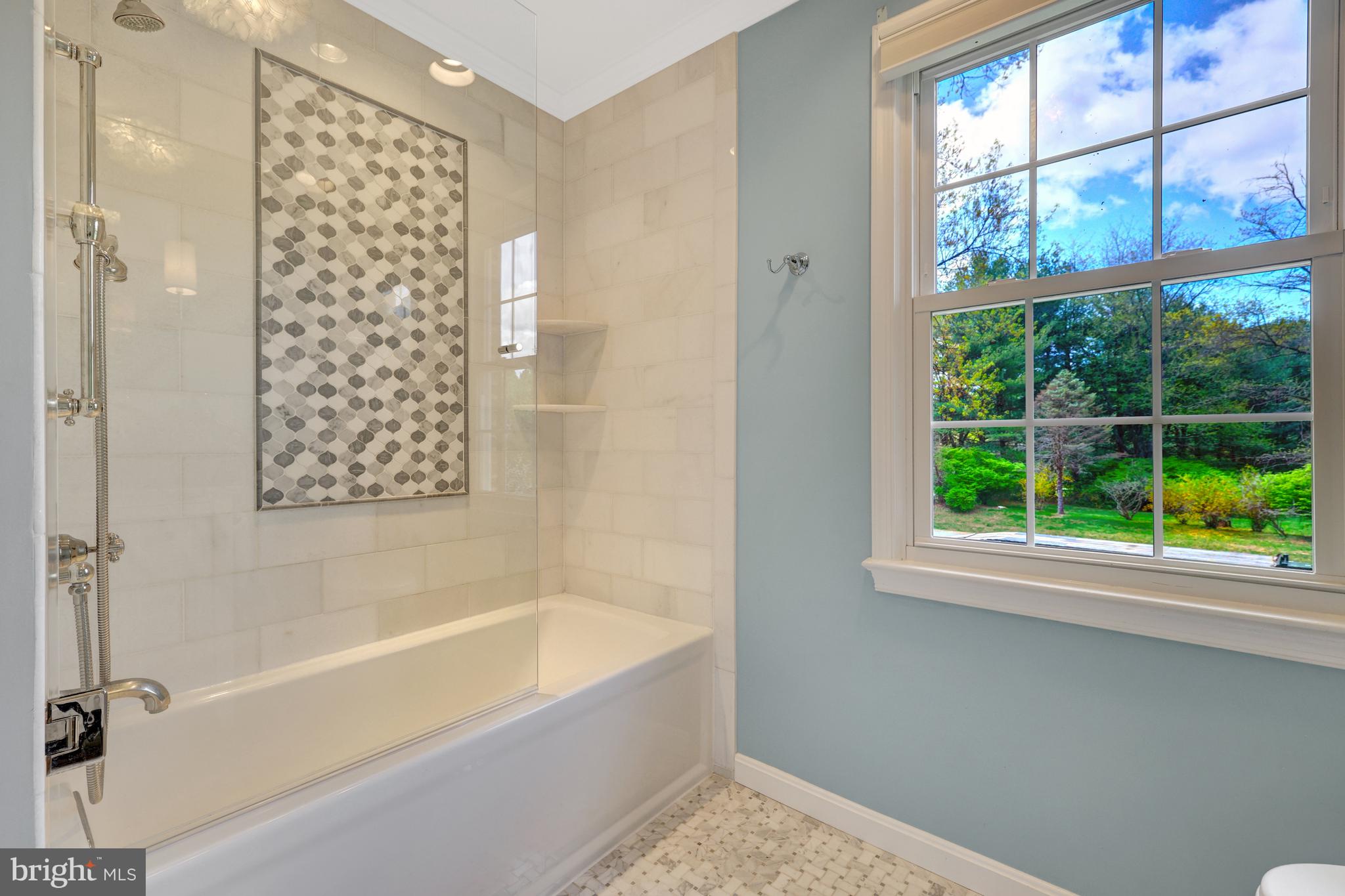 CANTERBURY WOODS - Residential