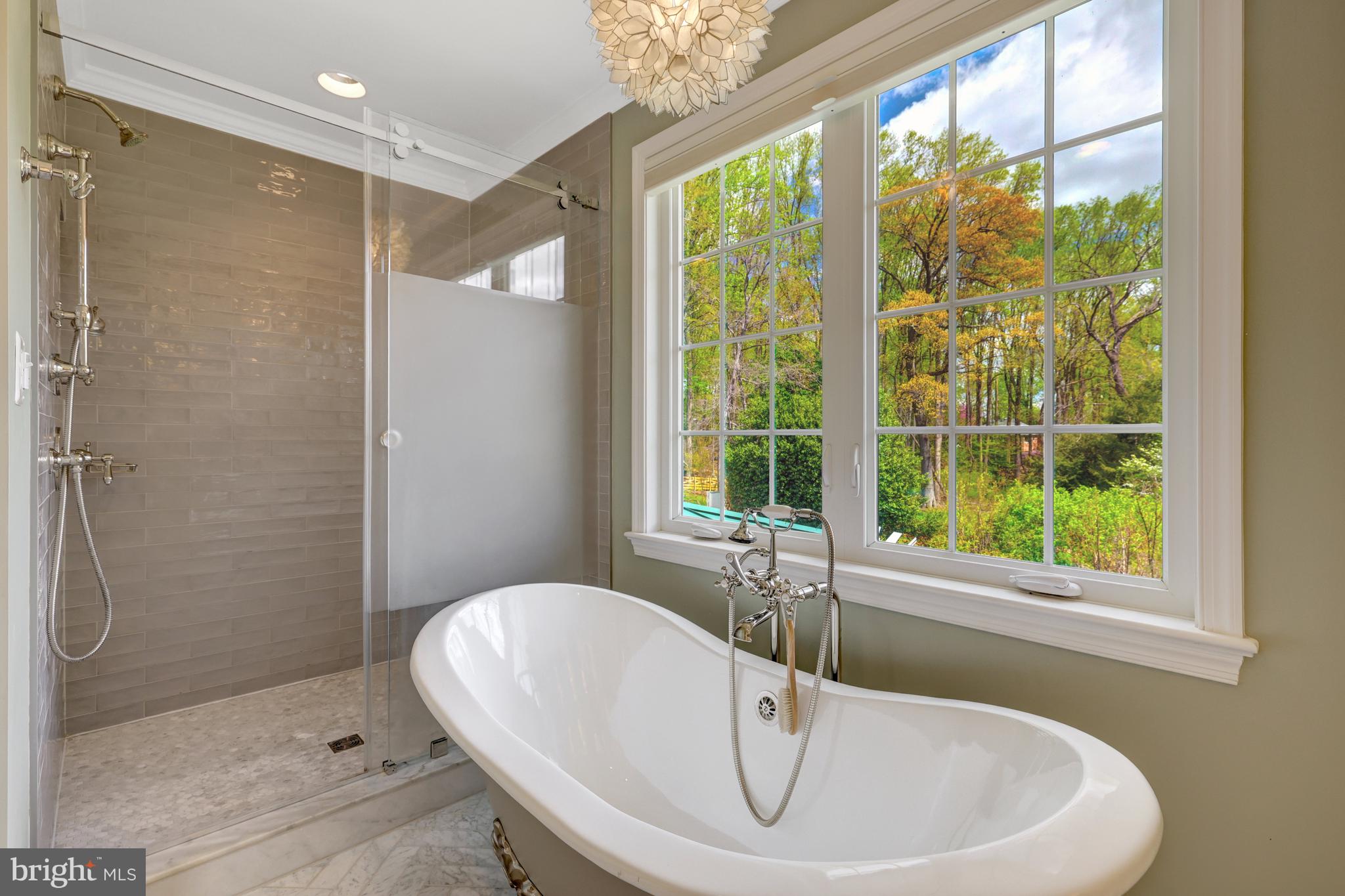 CANTERBURY WOODS - Residential