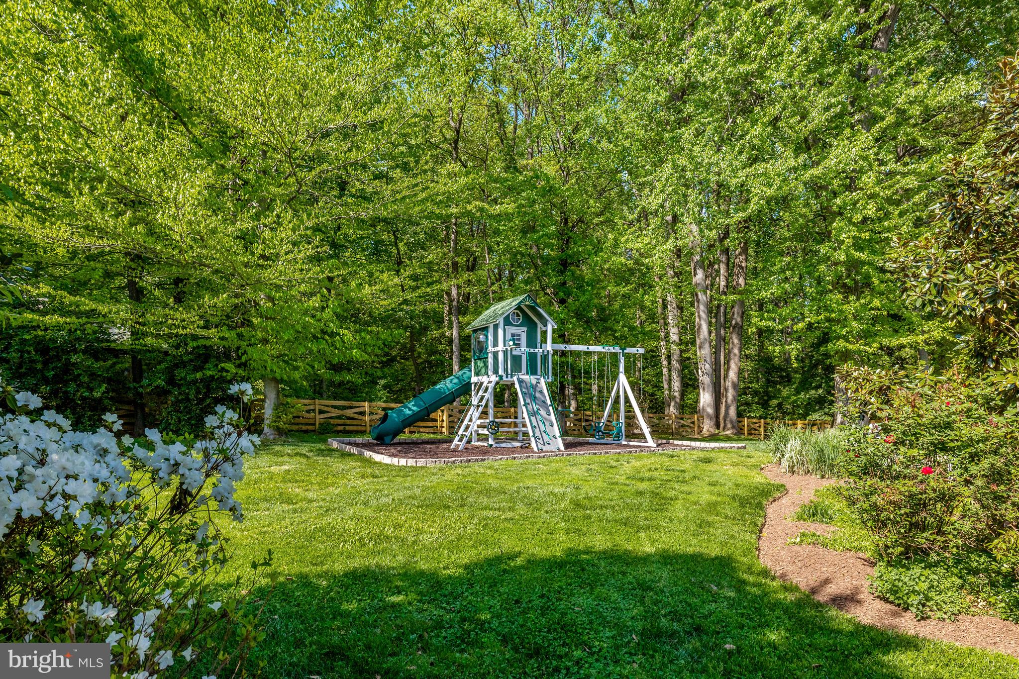 CANTERBURY WOODS - Residential